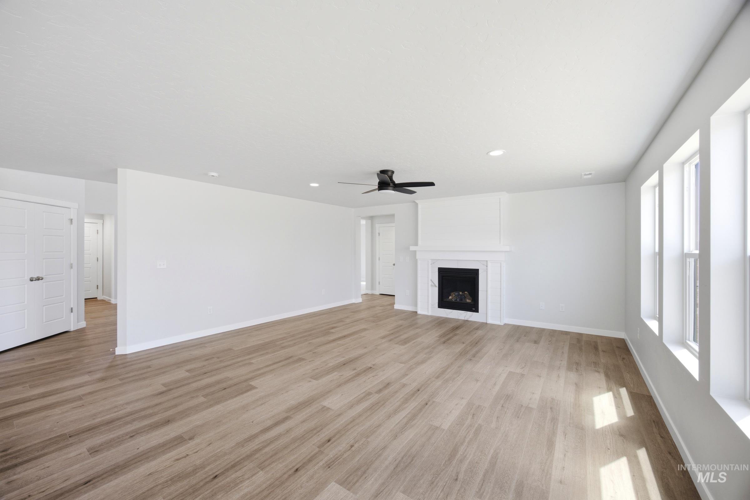 2473 W Kincaid St Property Photo 9