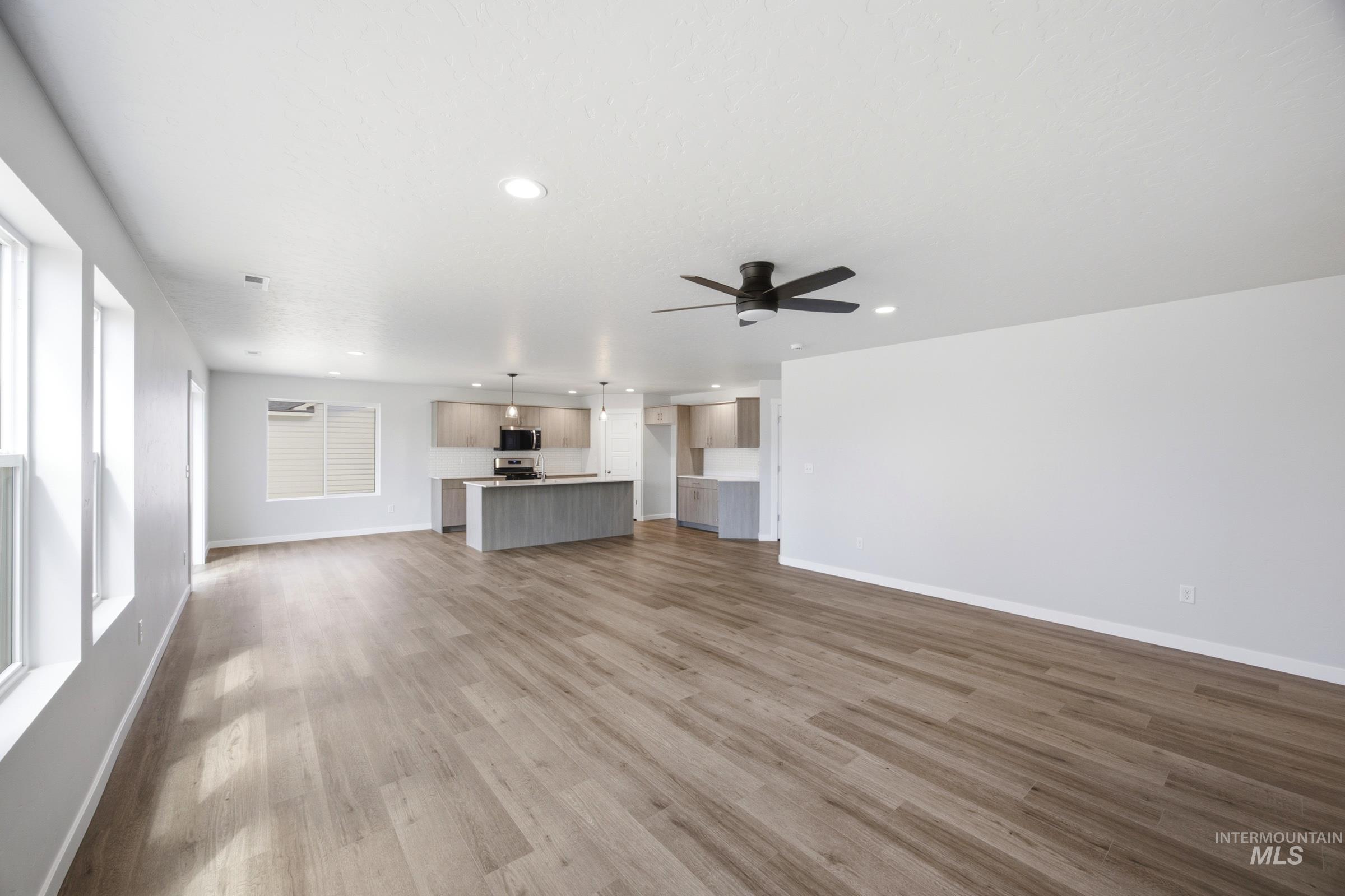 2473 W Kincaid St Property Photo 10