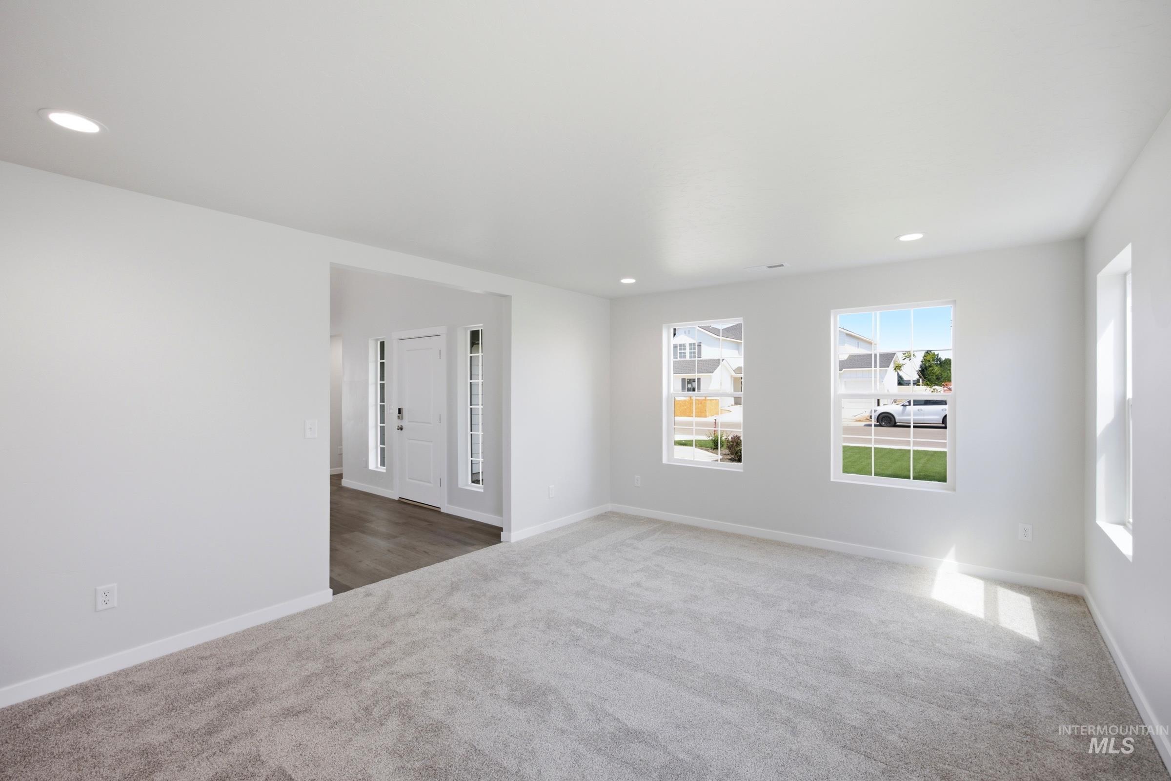 2473 W Kincaid St Property Photo 15