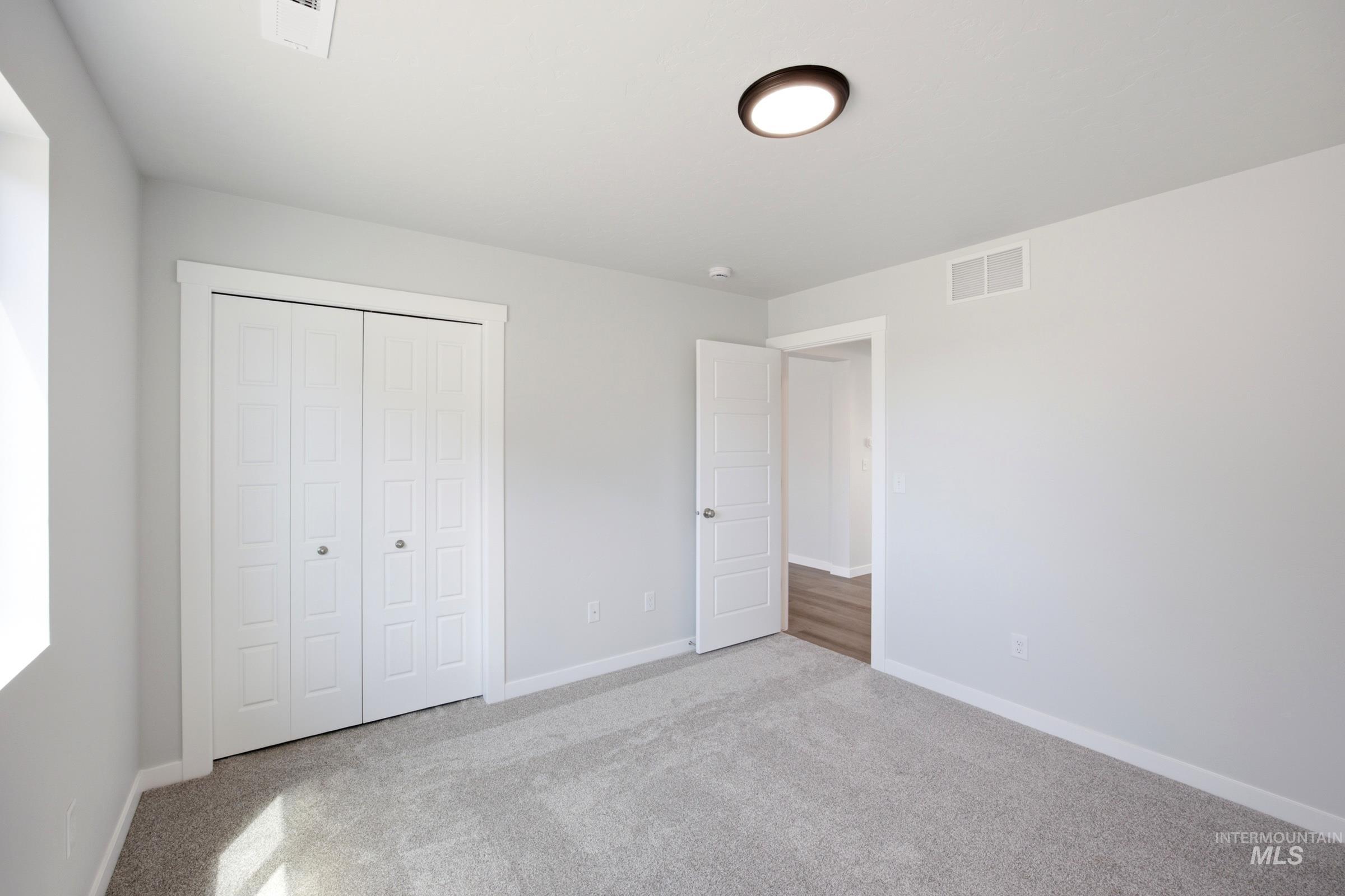 2473 W Kincaid St Property Photo 18