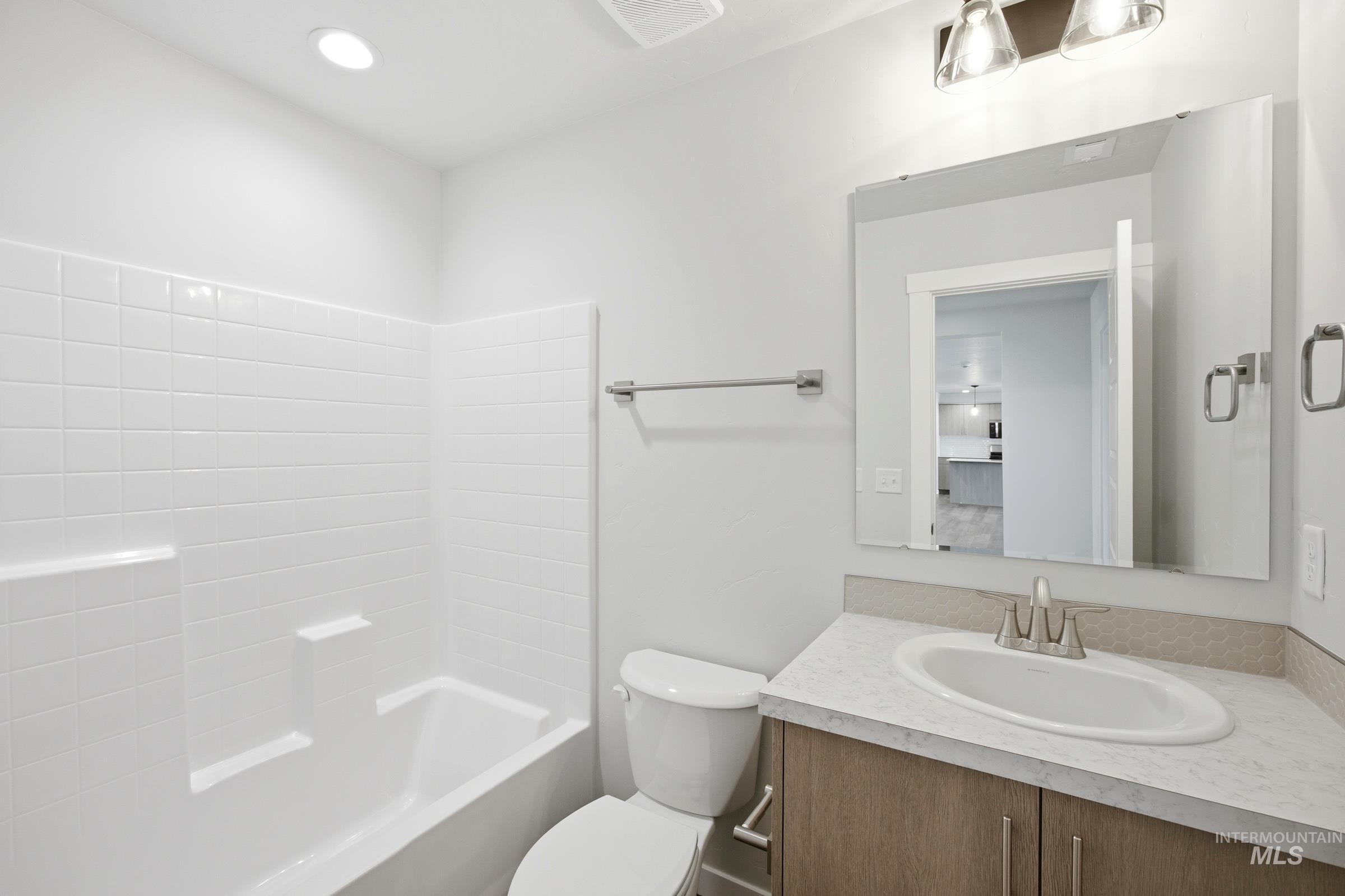 2473 W Kincaid St Property Photo 19