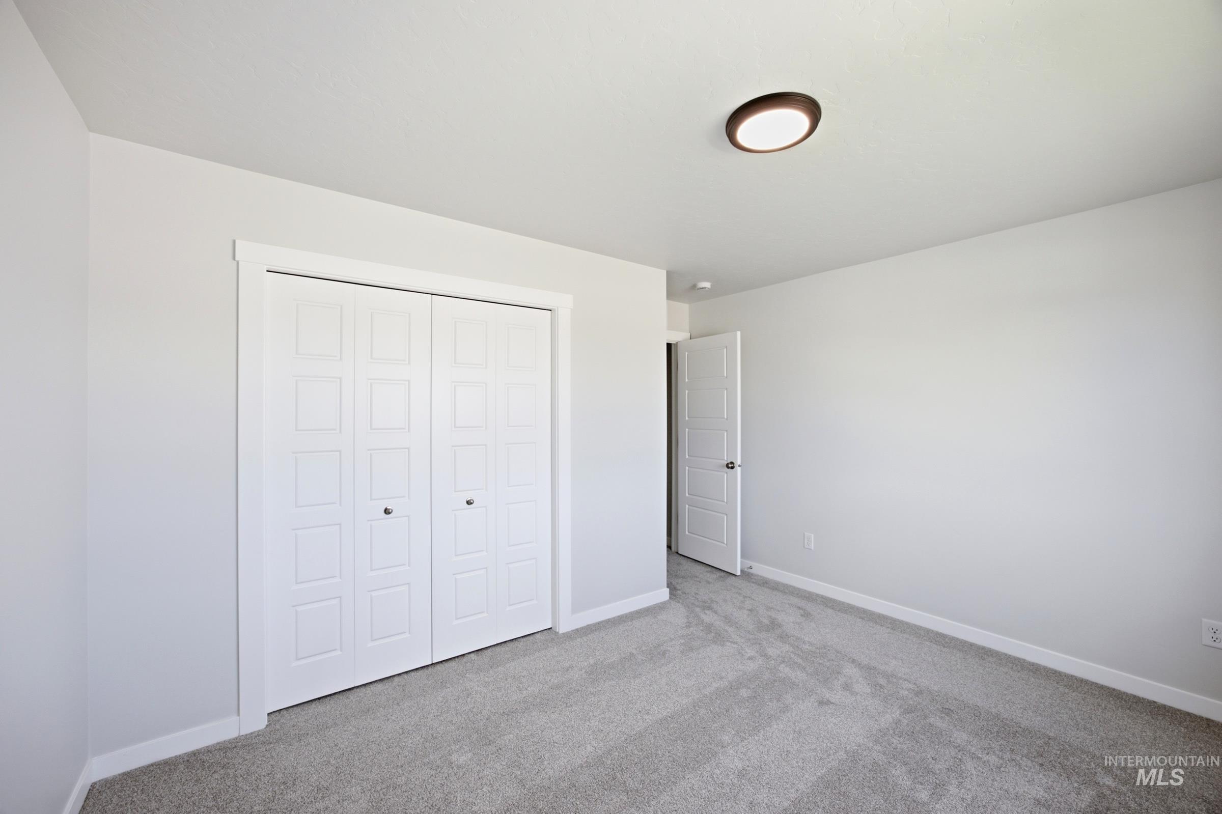 2473 W Kincaid St Property Photo 27