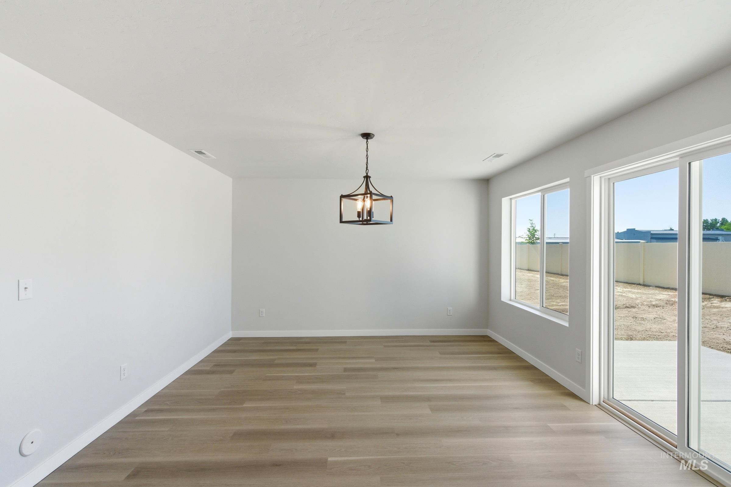 13677 Redway Ct Property Photo 7