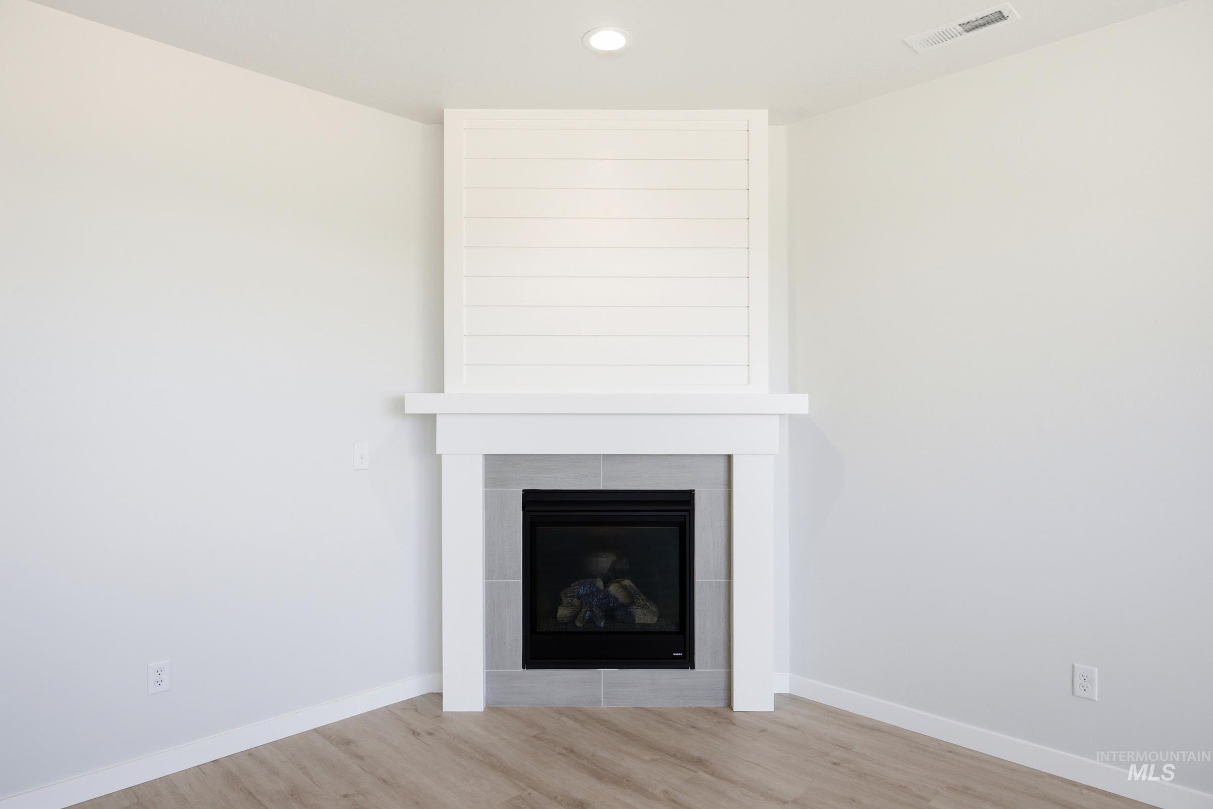 13633 Redway Ct Property Photo 9