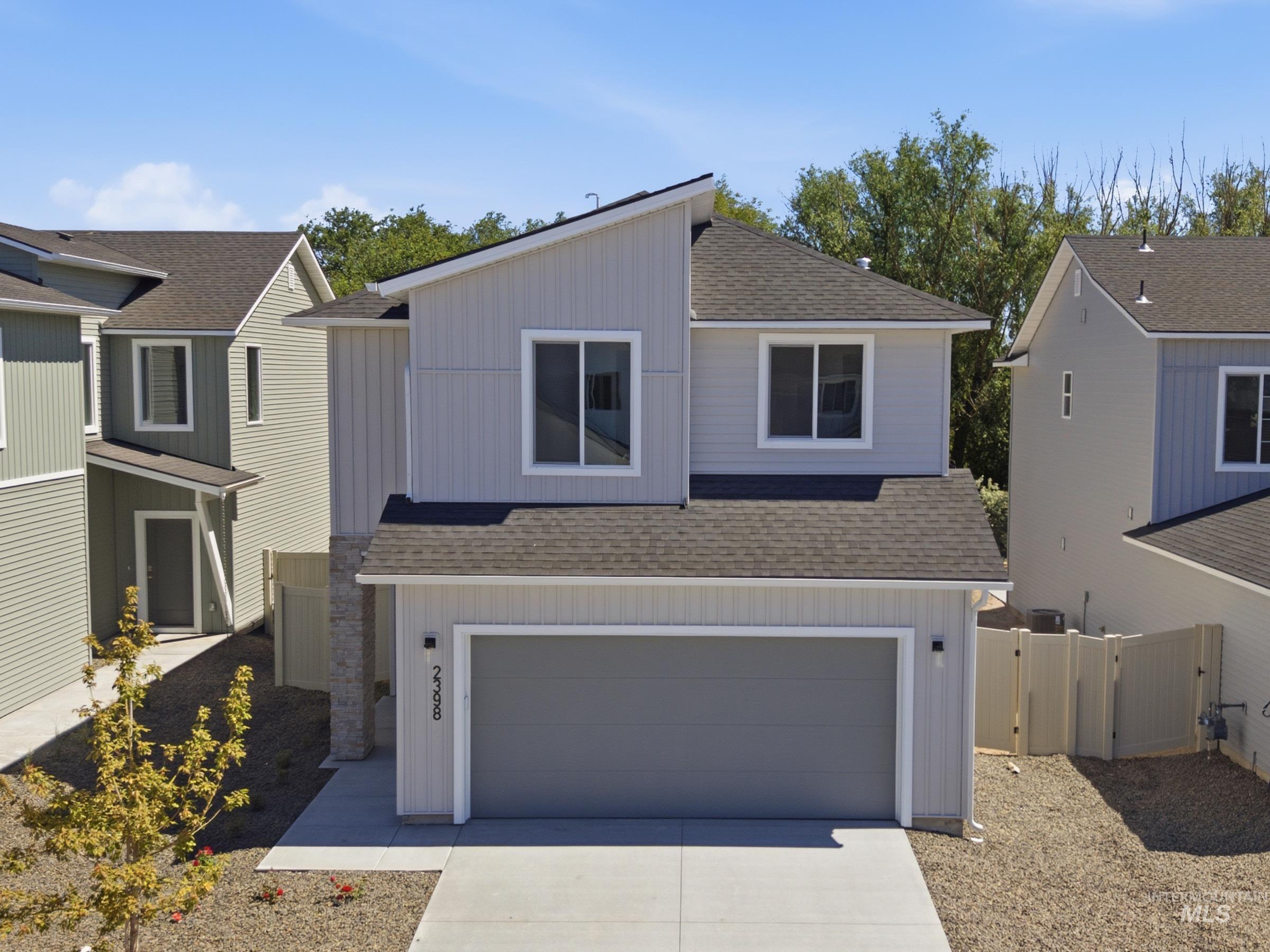 2398 W Fallon Lp Property Photo 1