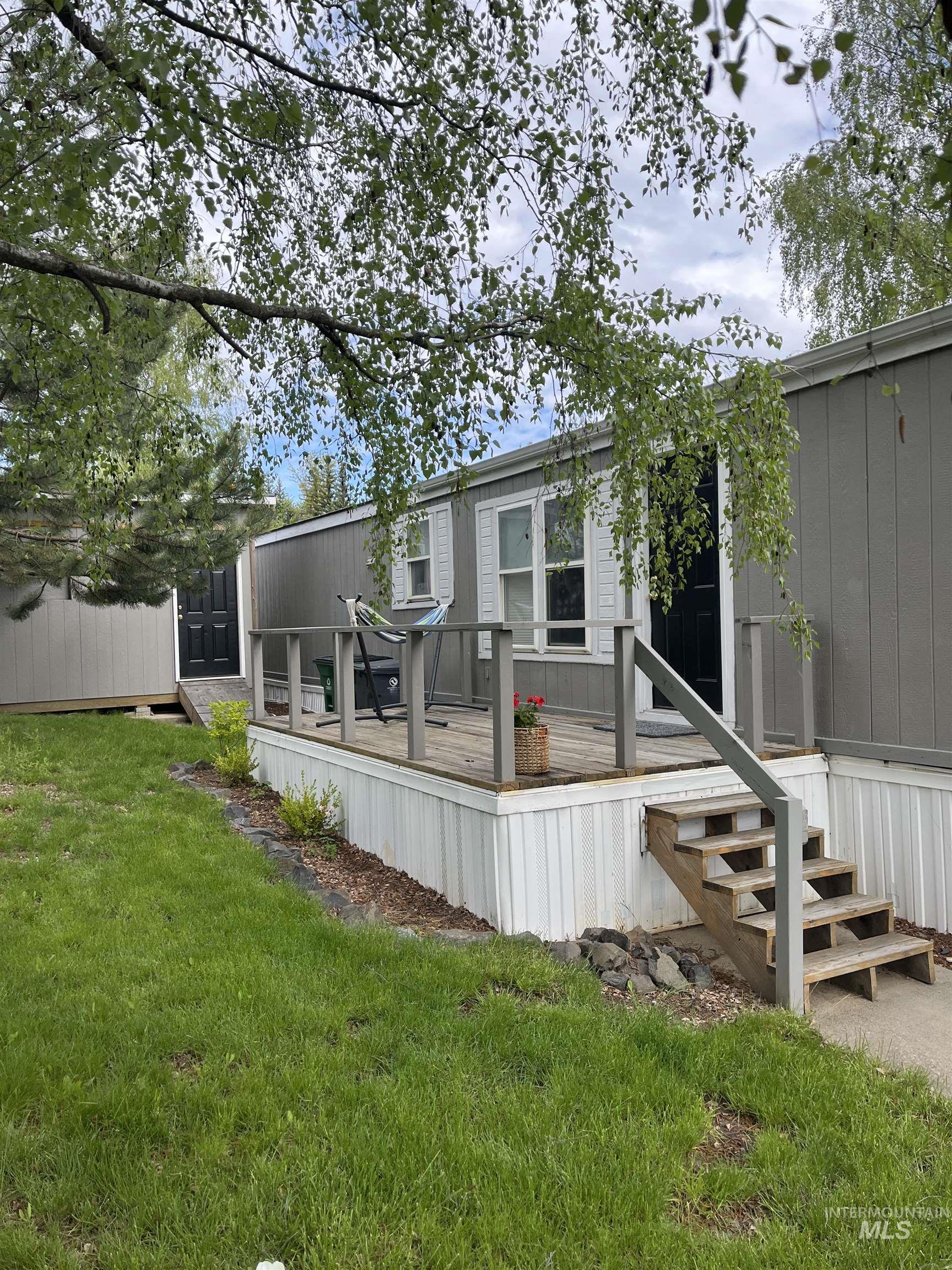 411 N Almon Property Photo 2