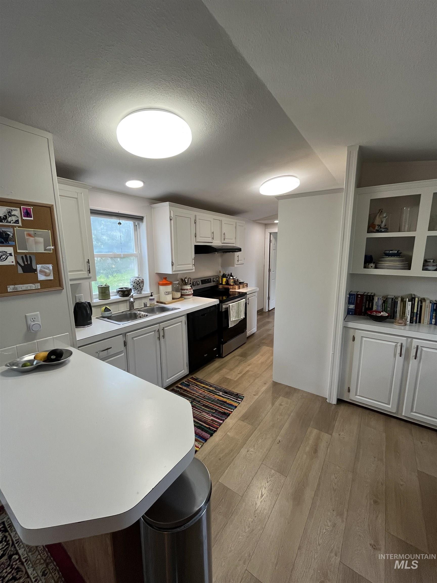 411 N Almon Property Photo 5