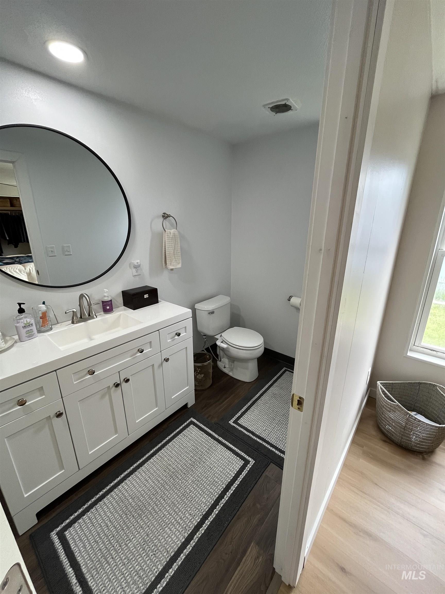 411 N Almon Property Photo 10