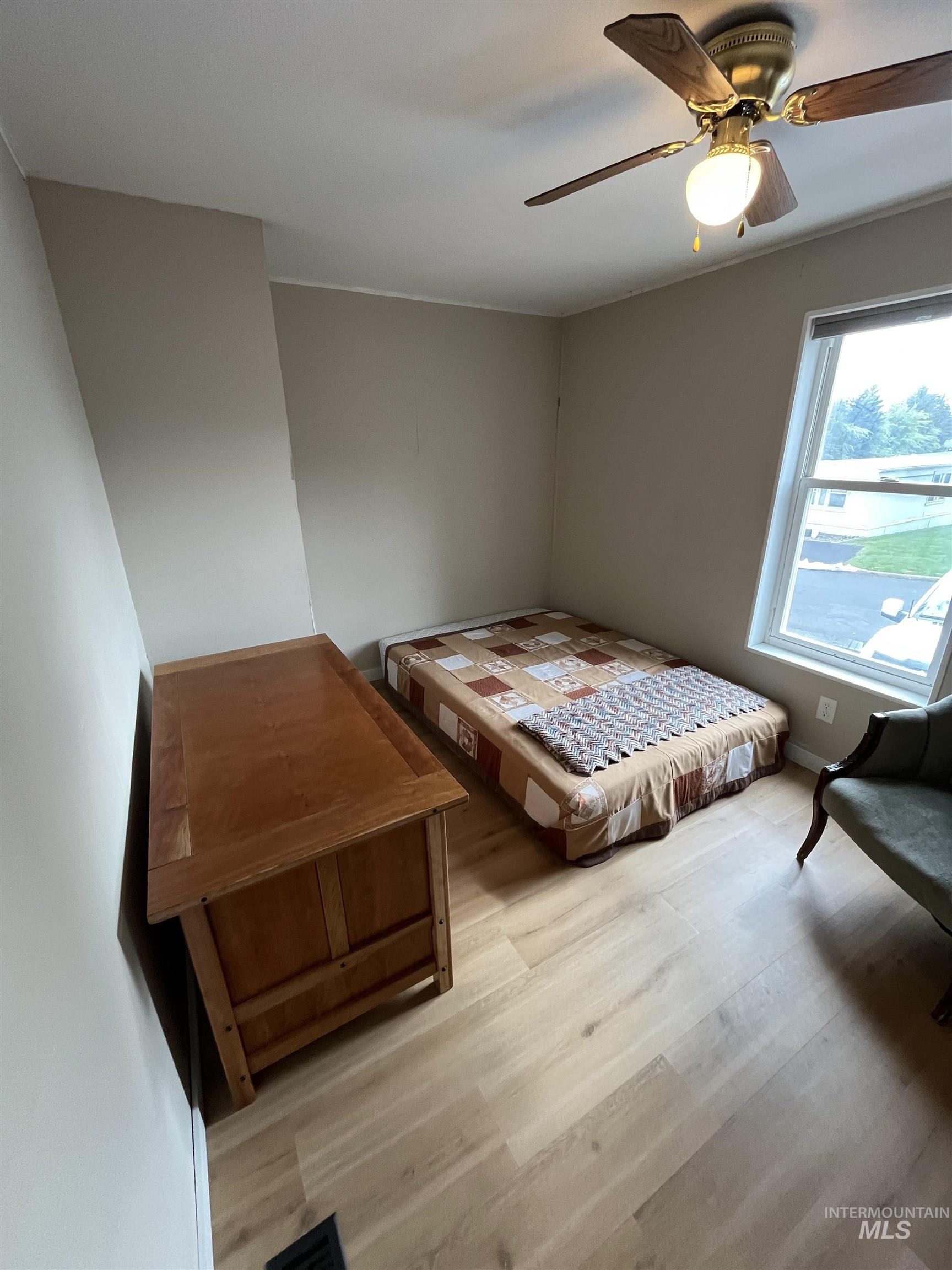 411 N Almon Property Photo 12