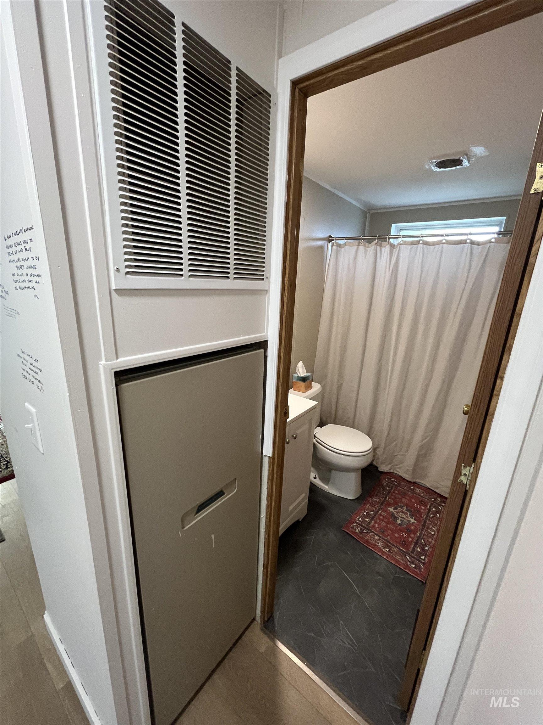411 N Almon Property Photo 13