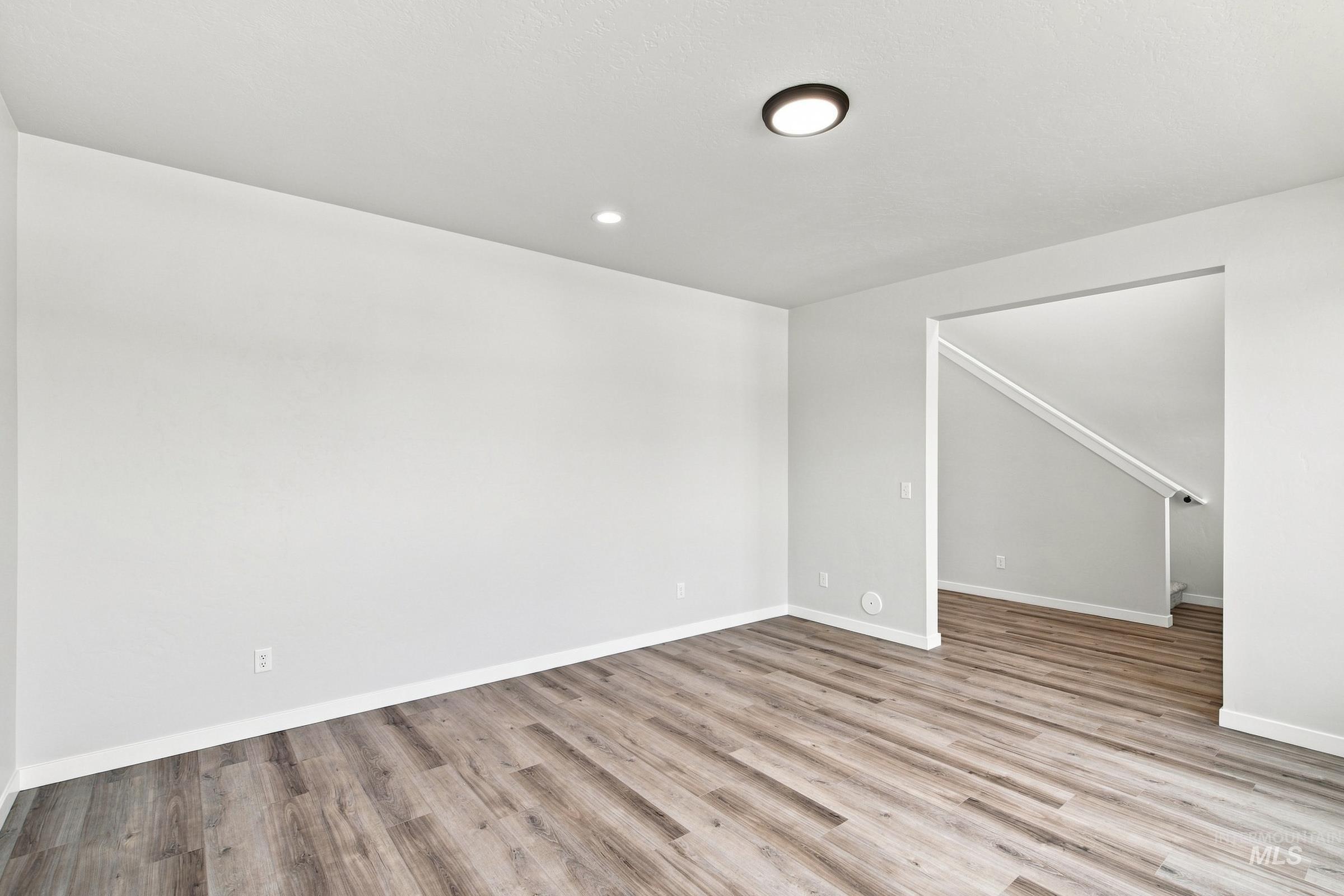 5316 S Danforth Ave Property Photo 20
