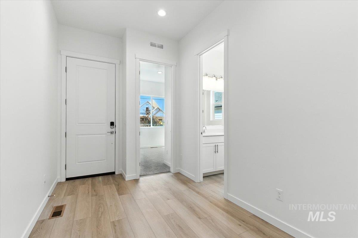 3751 S Anise Ave Property Photo 2