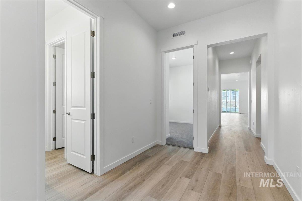 3751 S Anise Ave Property Photo 3