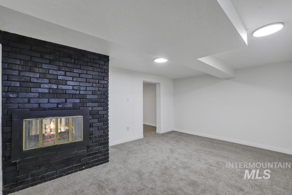 1069 W Filer Ave Property Photo 8