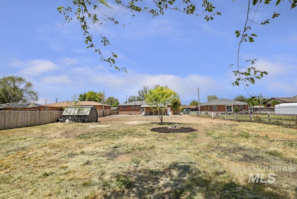 1069 W Filer Ave Property Photo 11