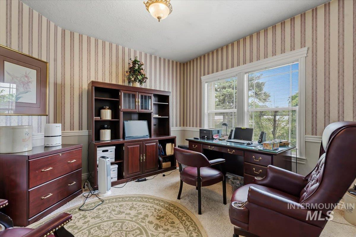 1807 S Linder Rd Property Photo 6
