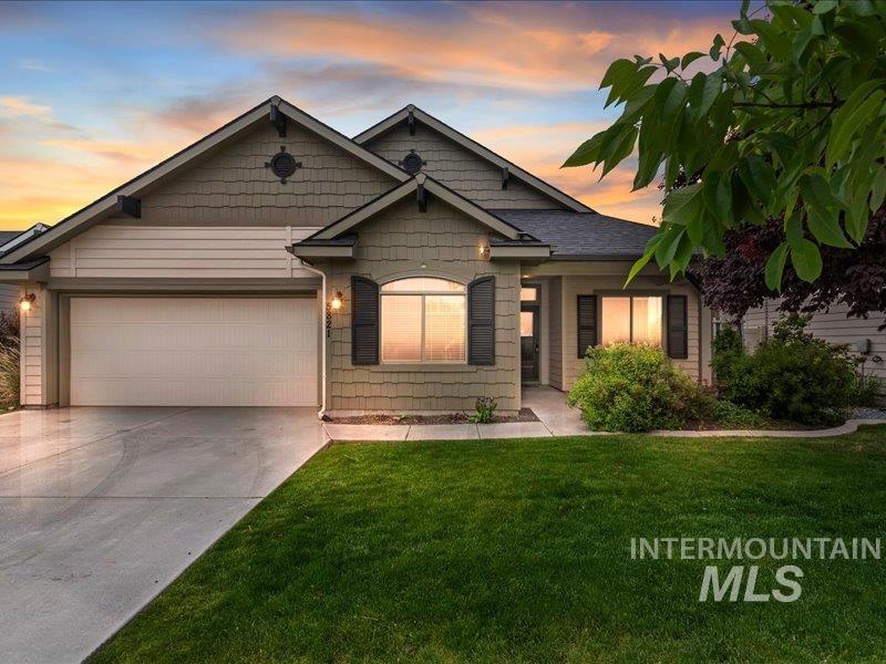 5821 W Quintale Property Photo 1