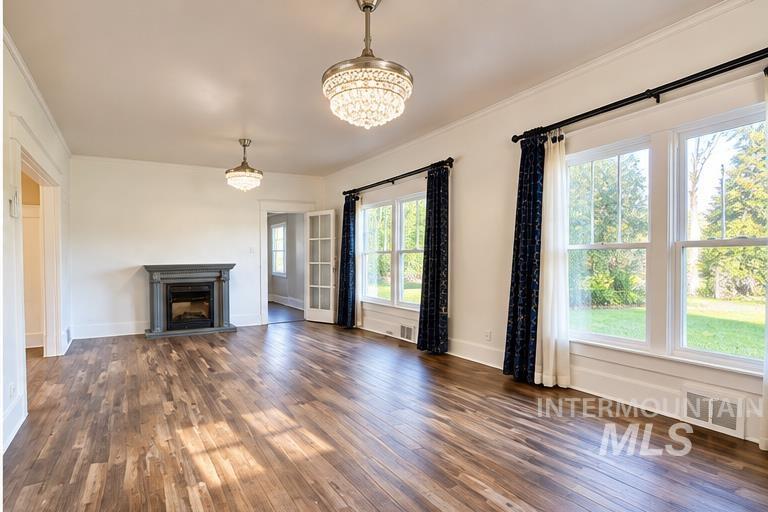 813 7th Property Photo 1