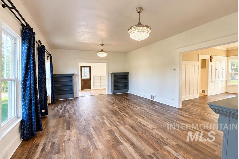 813 7th Property Photo 8