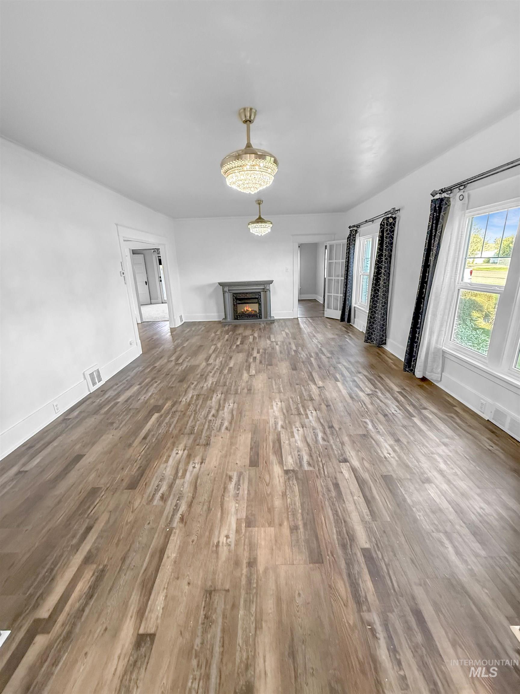 813 7th Property Photo 9