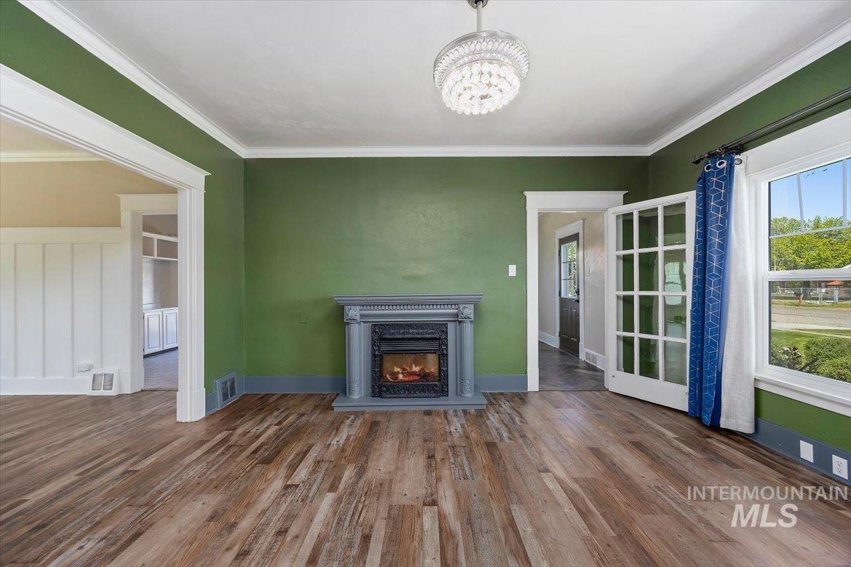 813 7th Property Photo 10