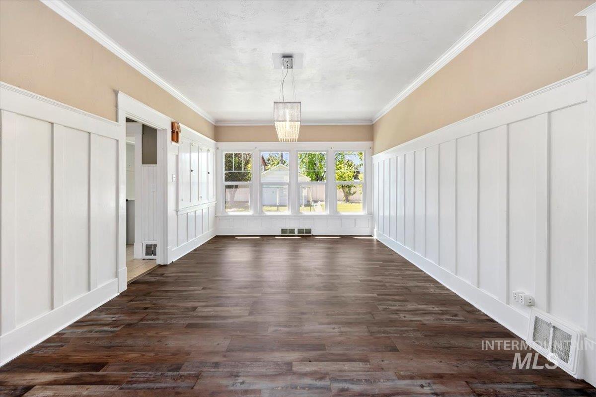 813 7th Property Photo 14