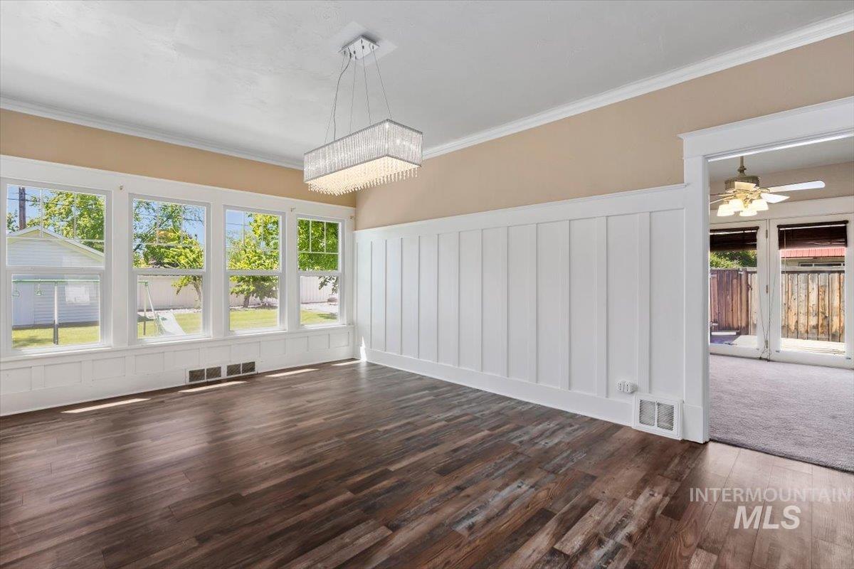 813 7th Property Photo 15