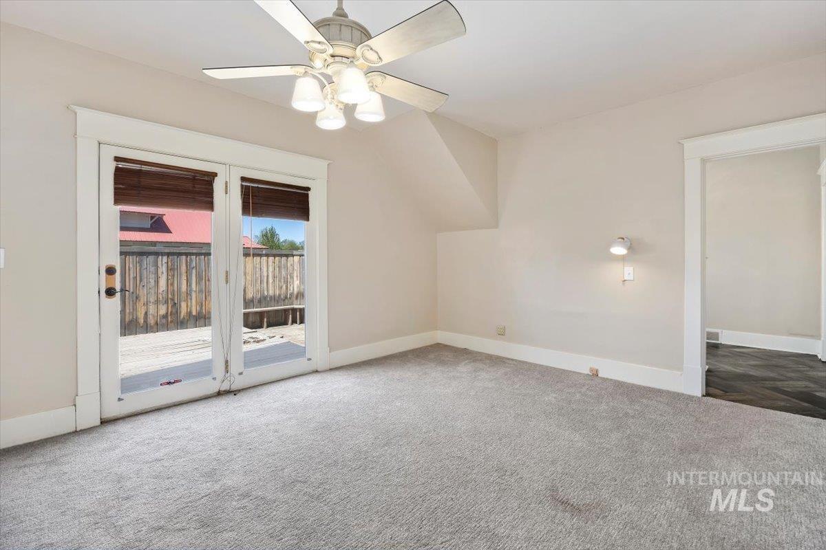 813 7th Property Photo 27
