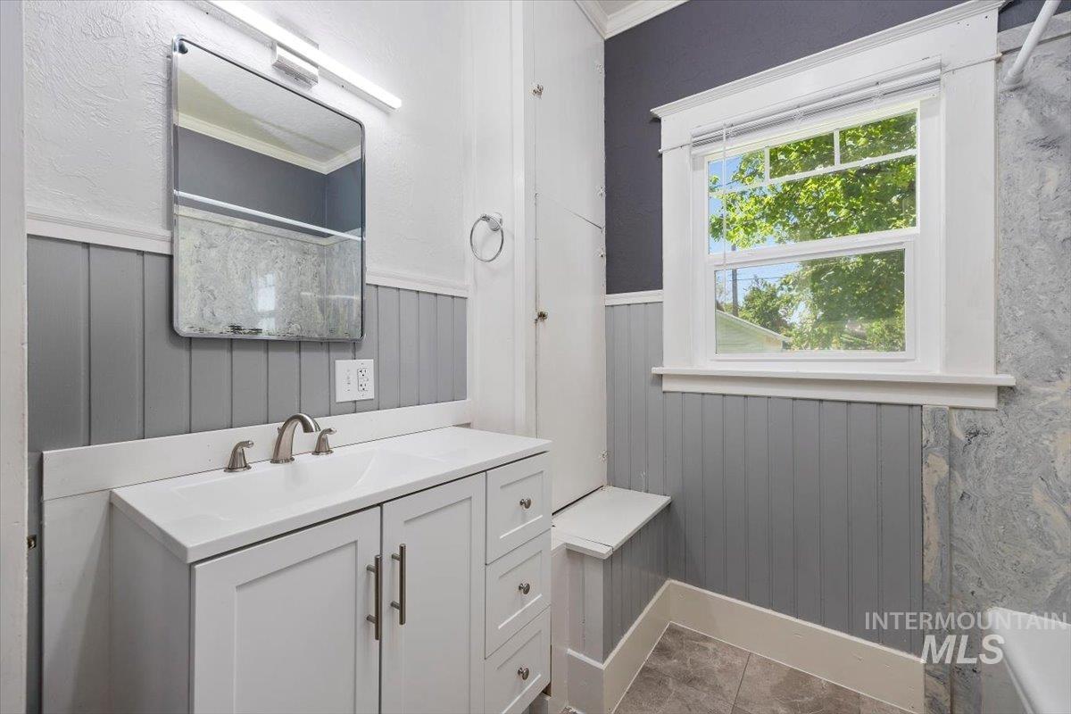 813 7th Property Photo 28