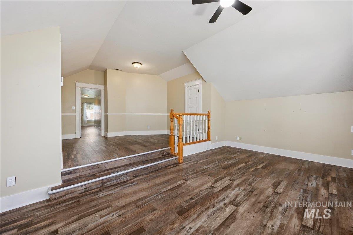 813 7th Property Photo 32