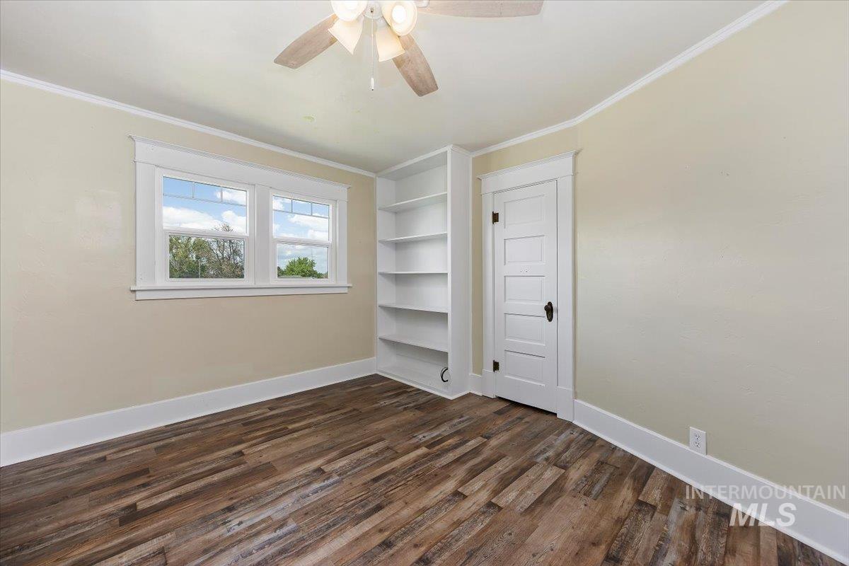 813 7th Property Photo 36