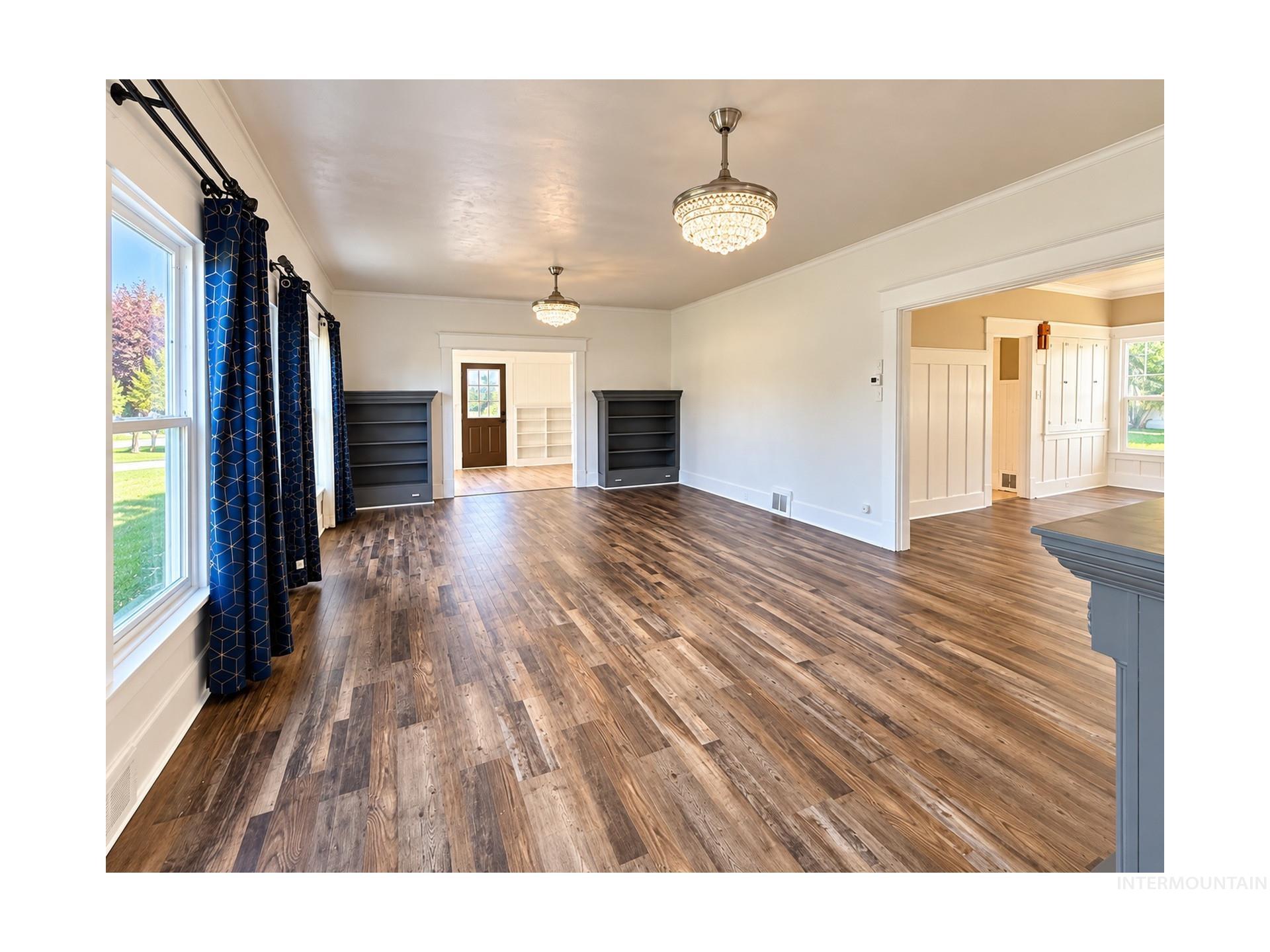 813 7th Property Photo 48