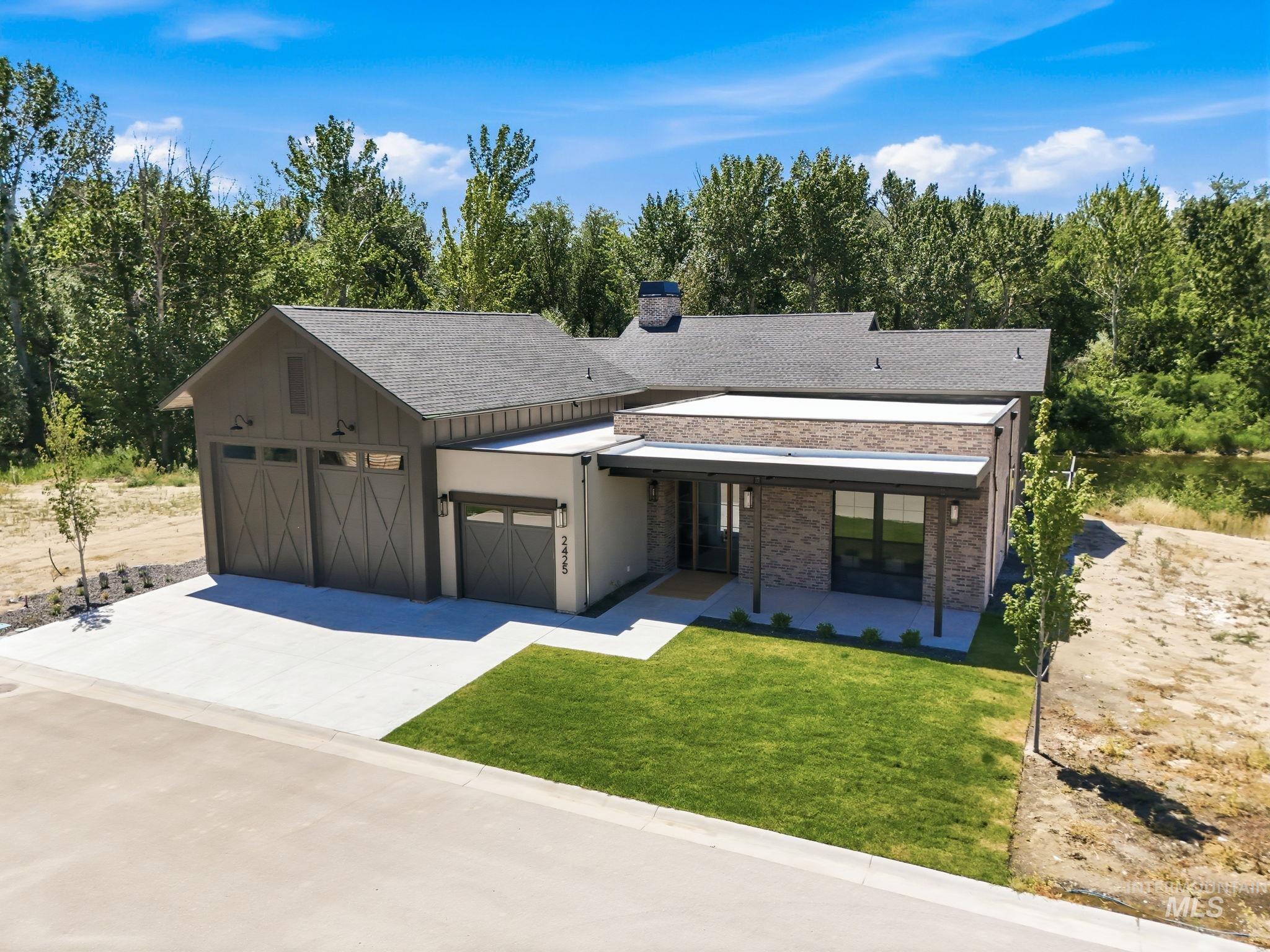 2425 W Rustic Forge Property Photo 1