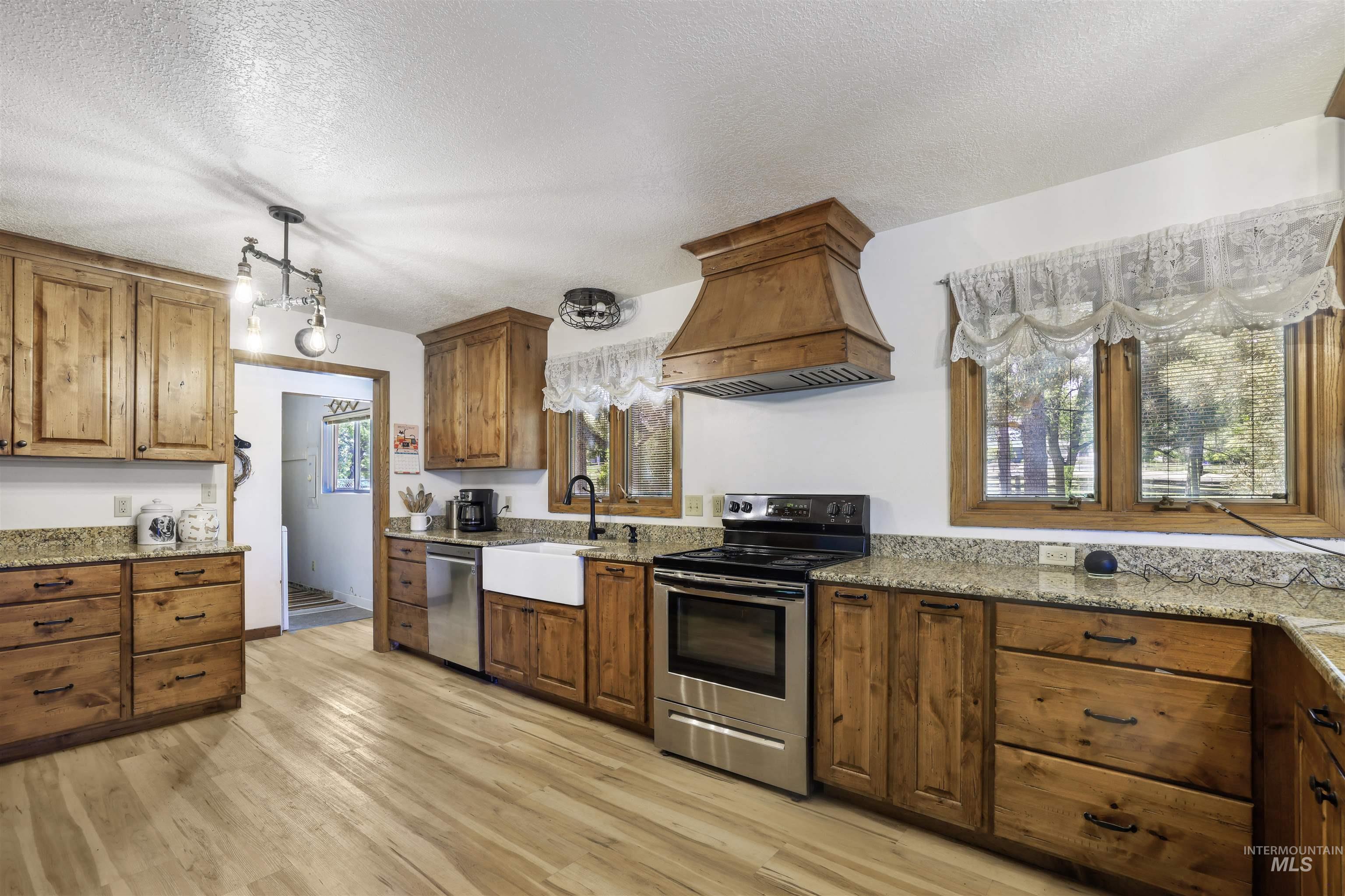 3685 N 2600 E Property Photo 7