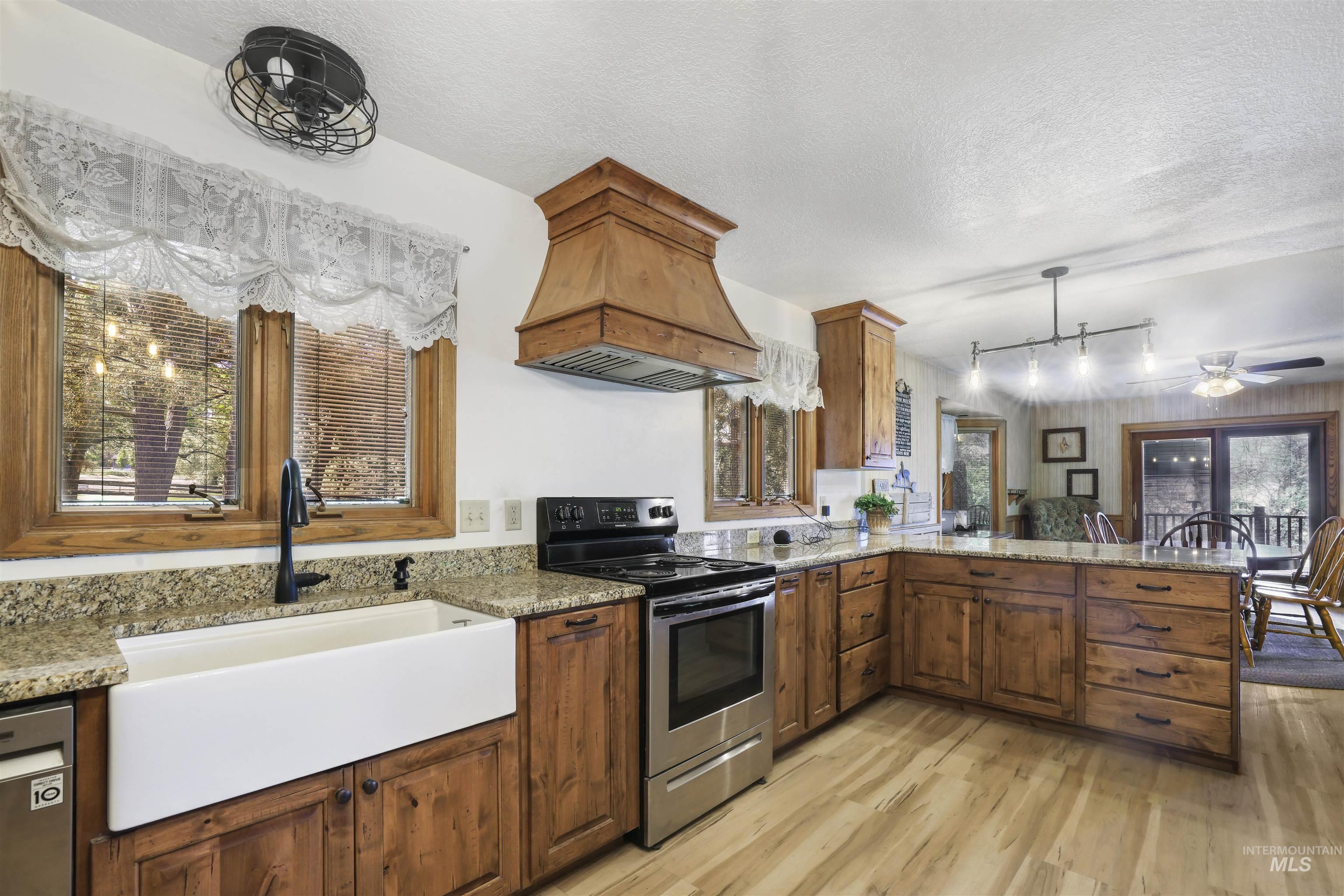 3685 N 2600 E Property Photo 10