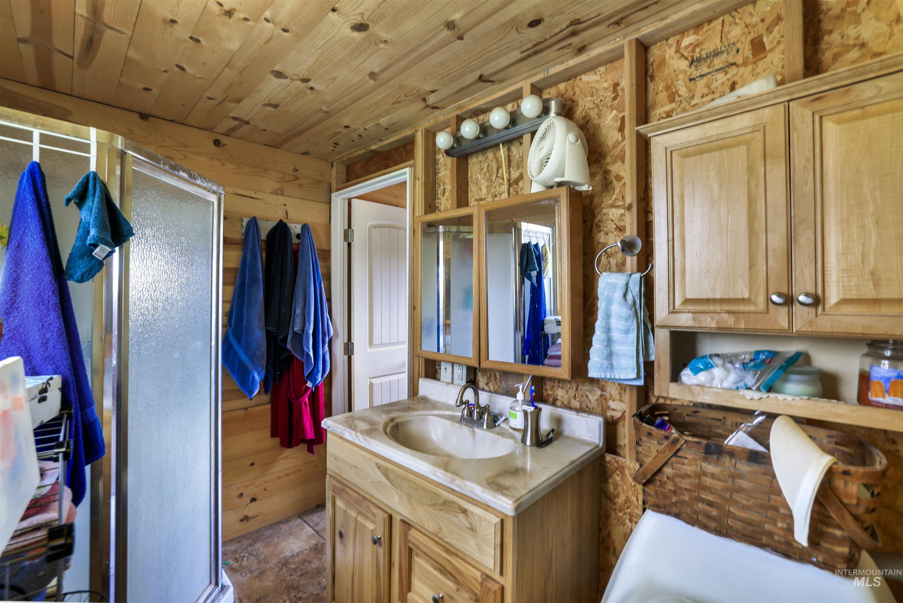 3685 N 2600 E Property Photo 23