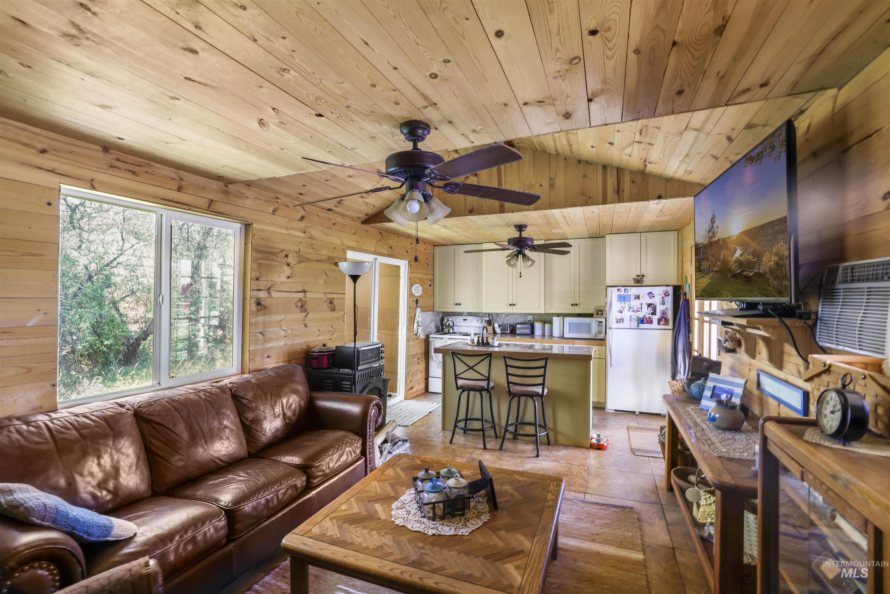 3685 N 2600 E Property Photo 24