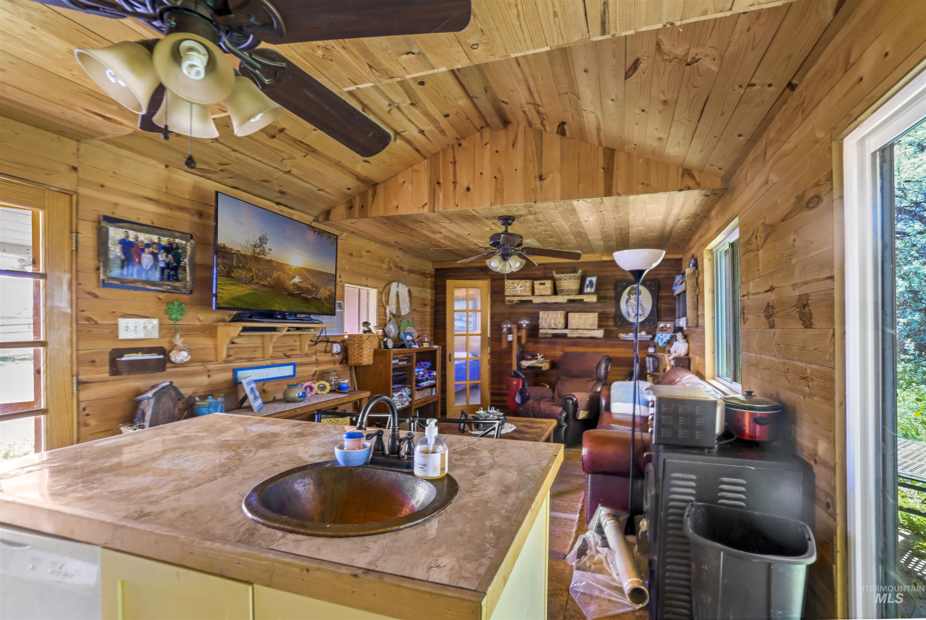3685 N 2600 E Property Photo 25