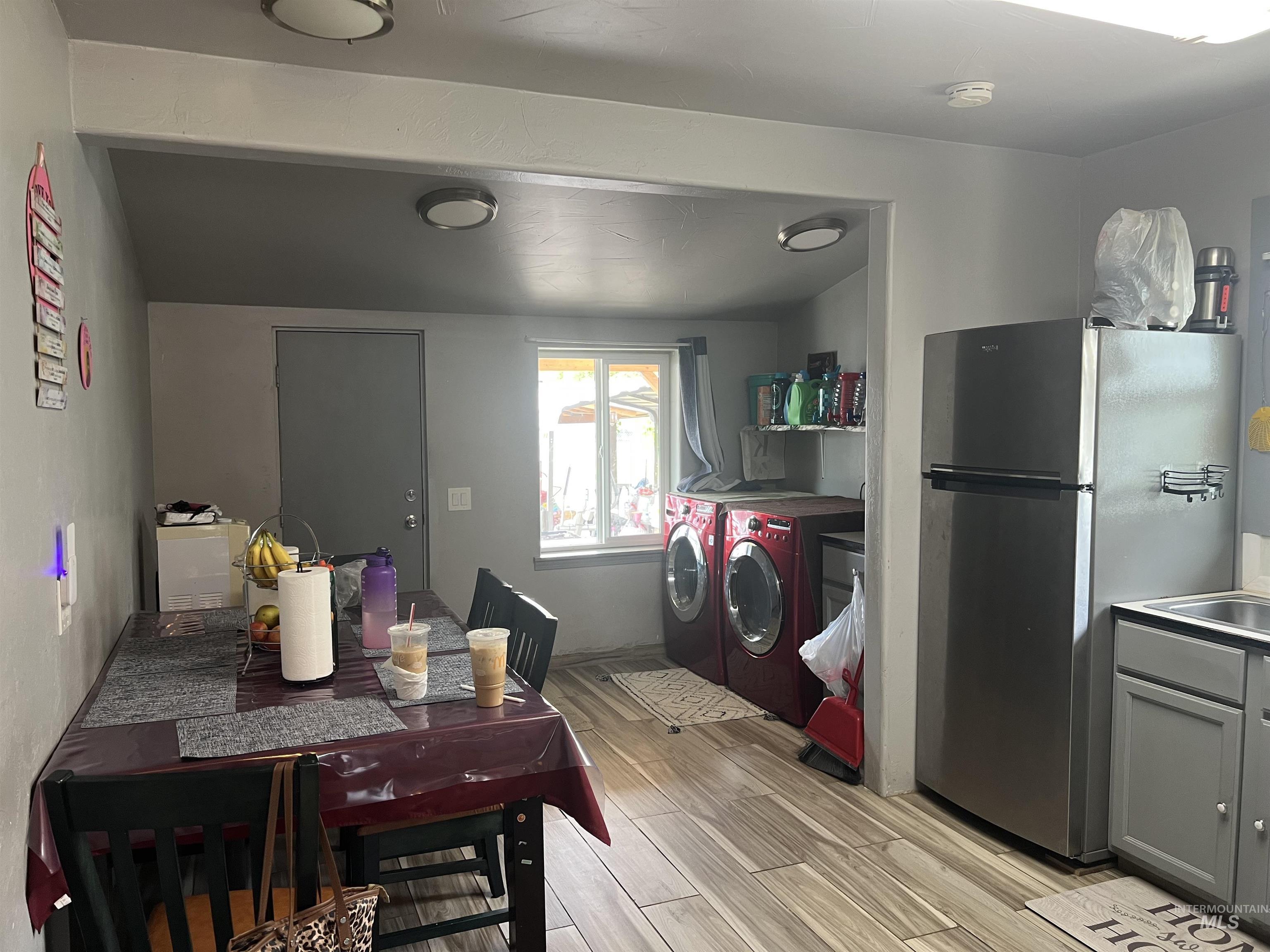 121 N 1st St Property Photo 8