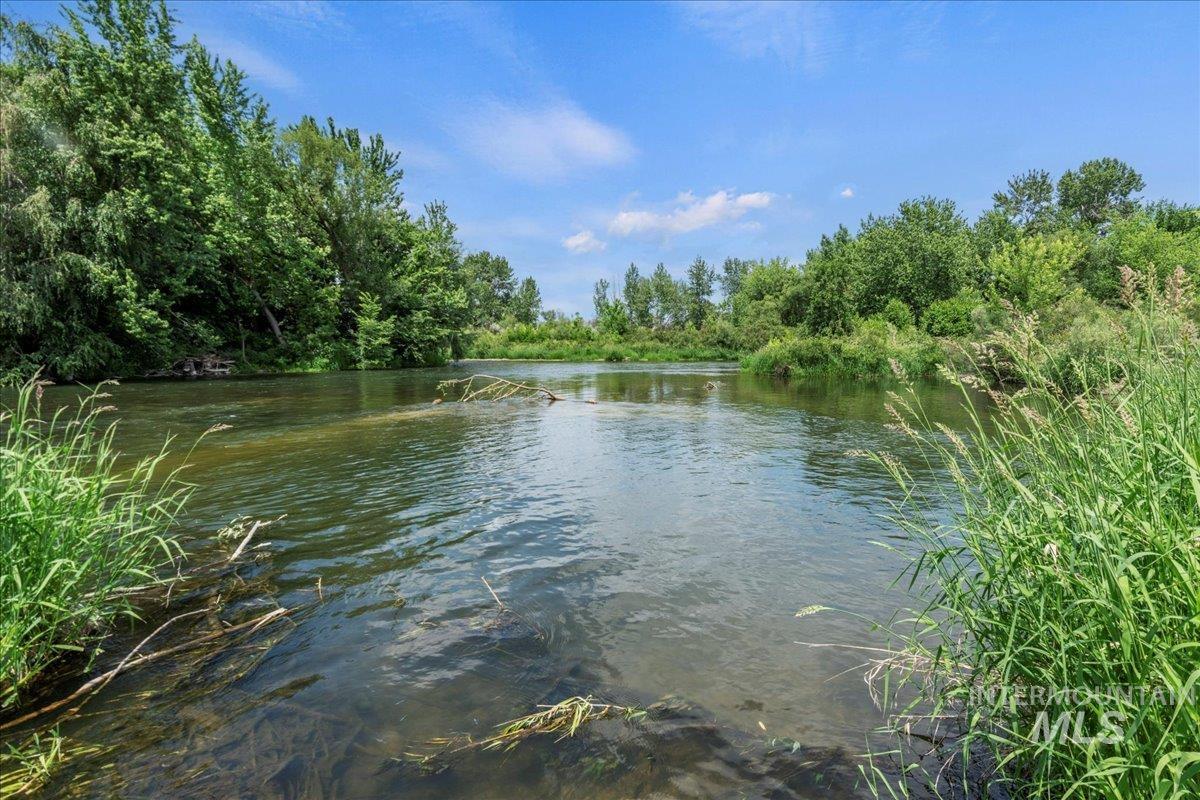 600 W River Heights Dr. Property Photo 46