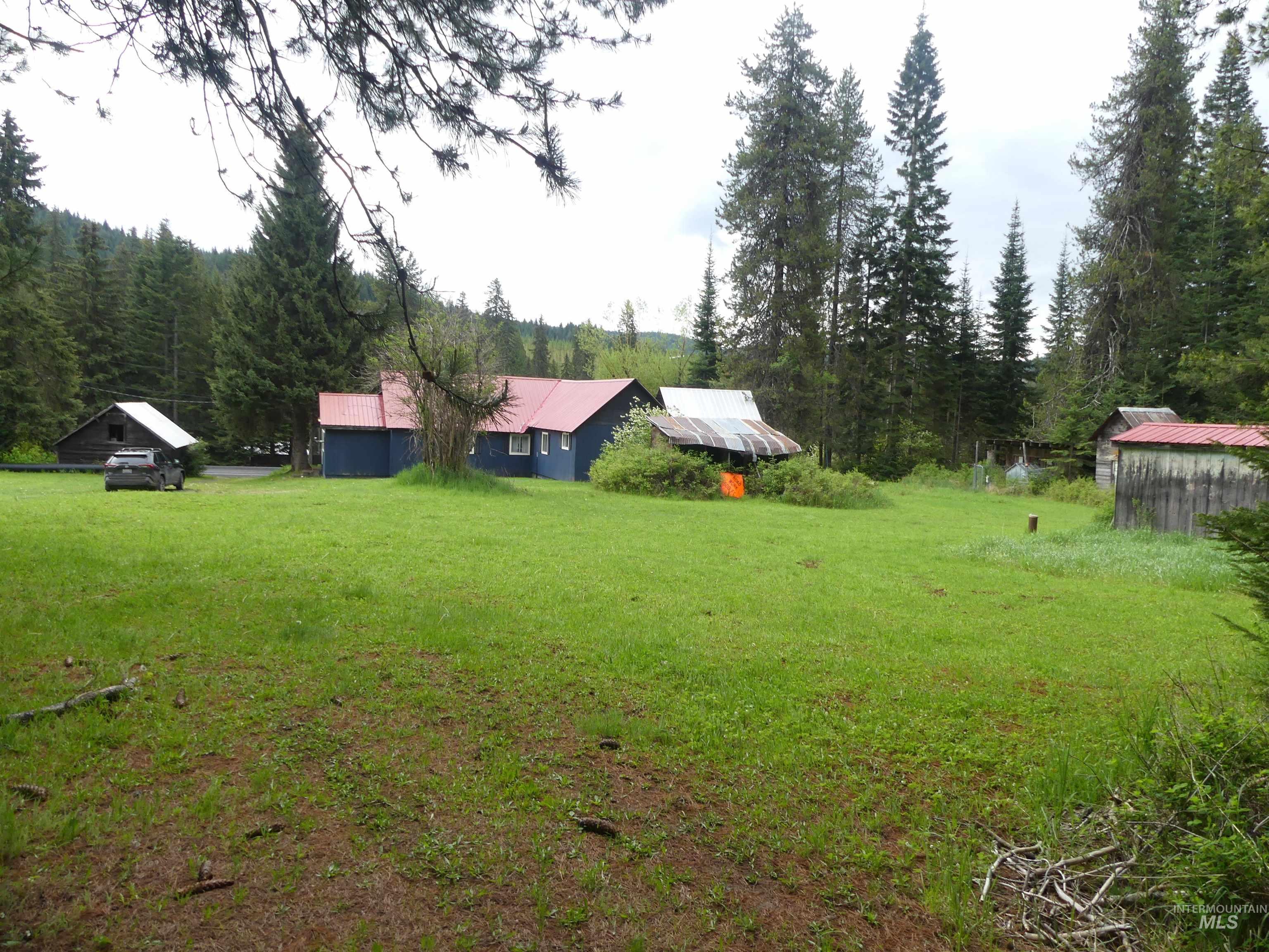 36975 Highway 11 Property Photo 10