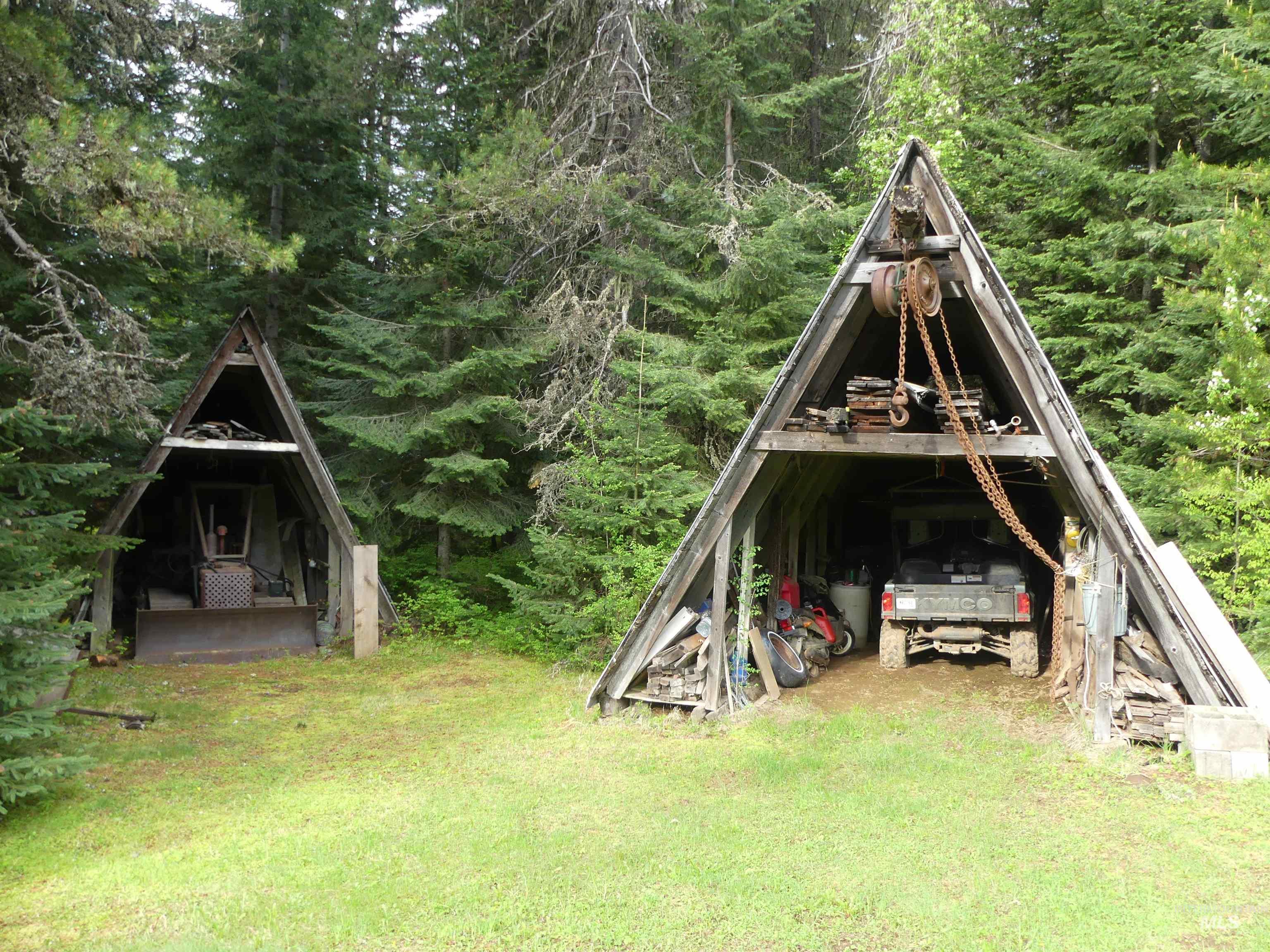 36975 Highway 11 Property Photo 15
