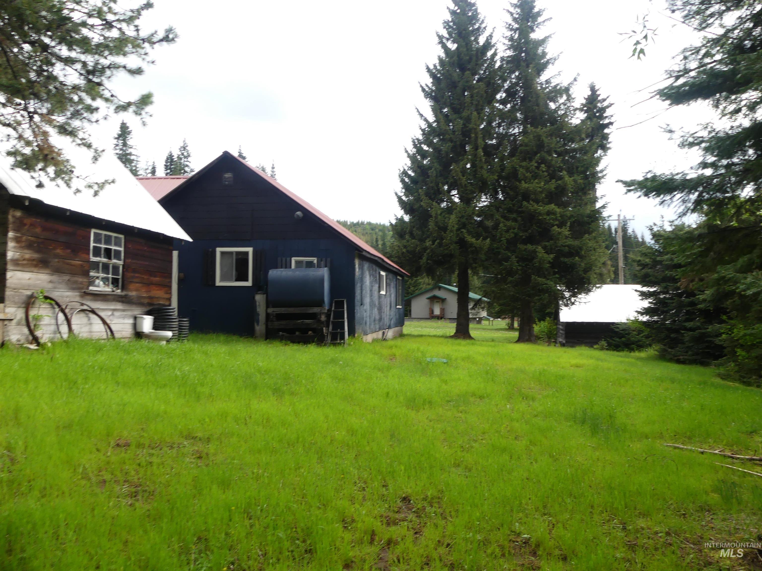 36975 Highway 11 Property Photo 23