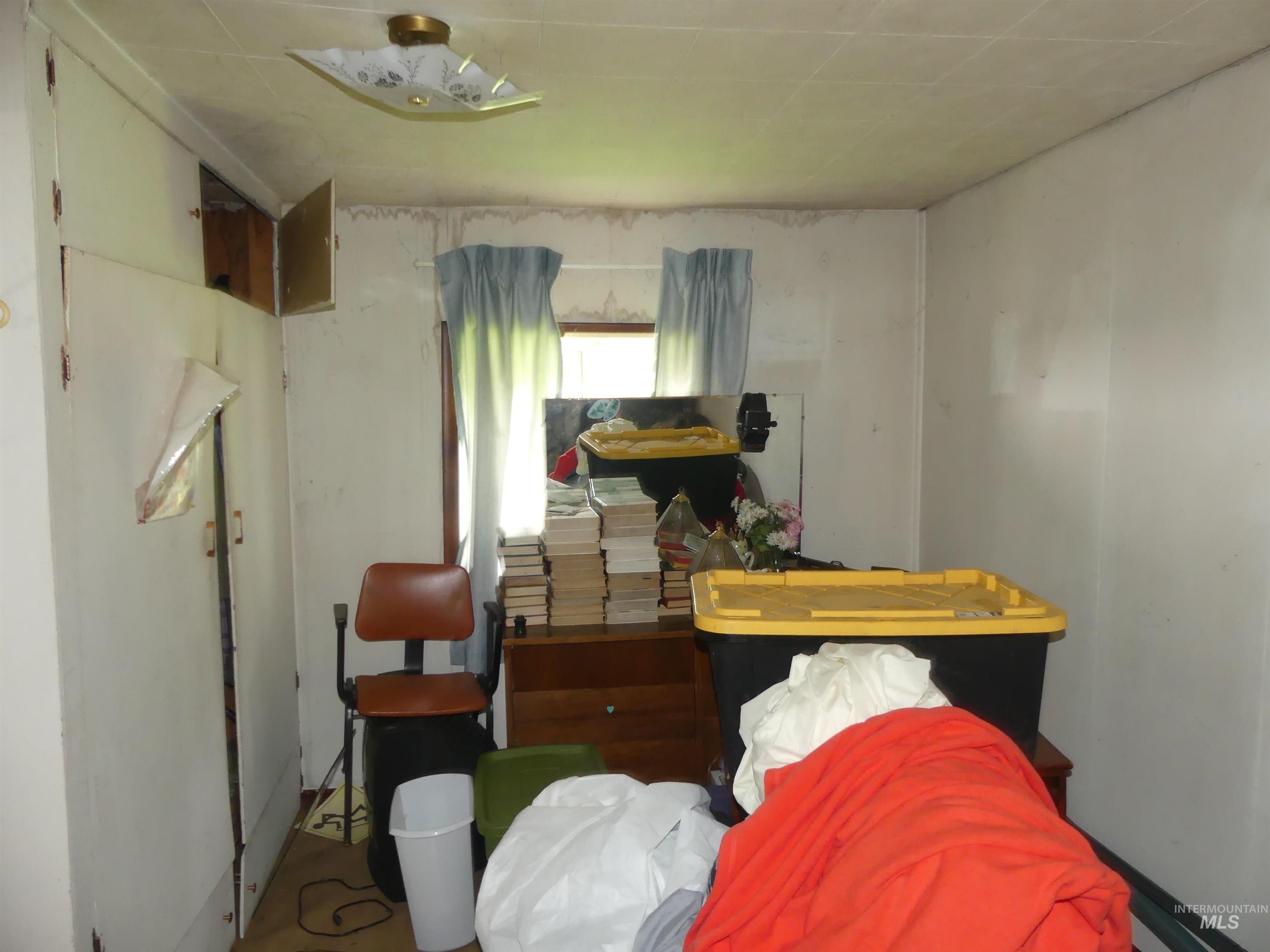 36975 Highway 11 Property Photo 28