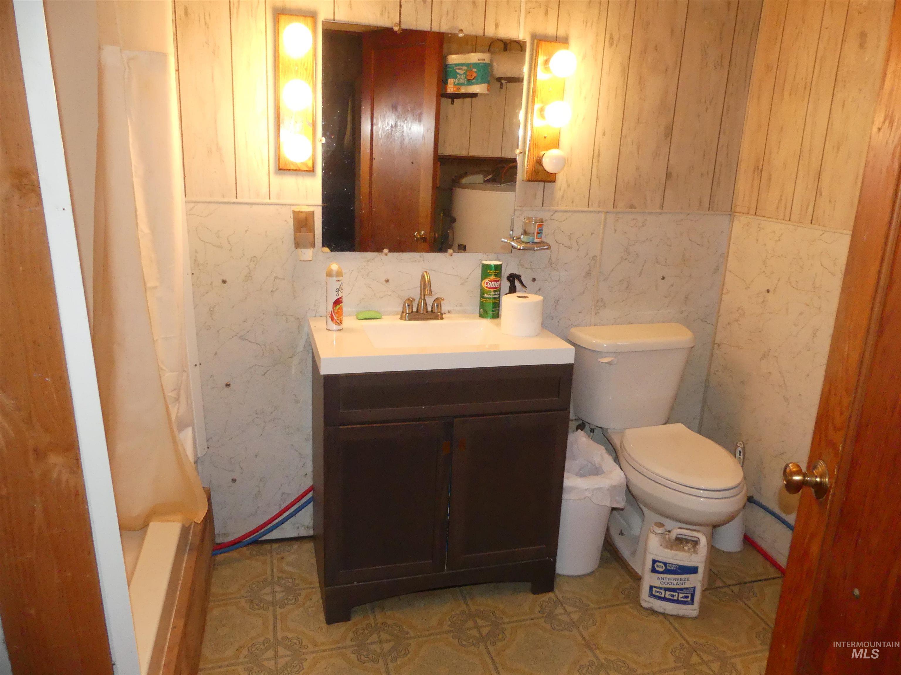 36975 Highway 11 Property Photo 33