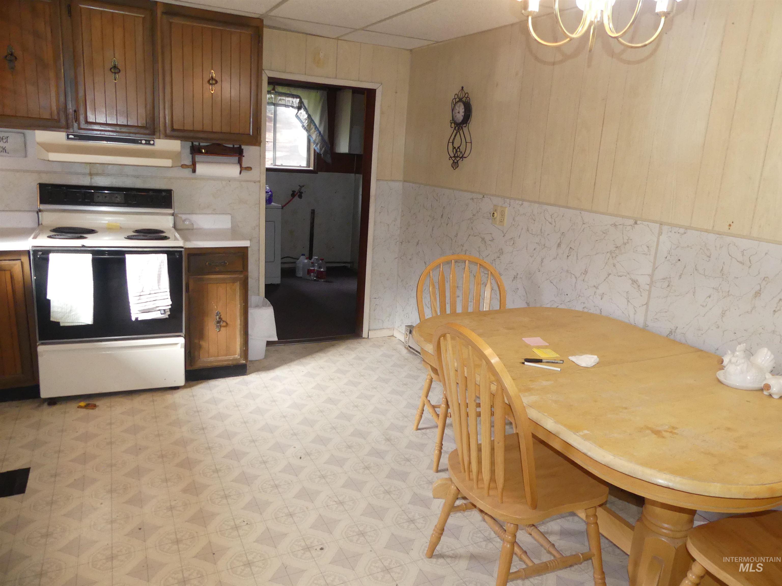 36975 Highway 11 Property Photo 38