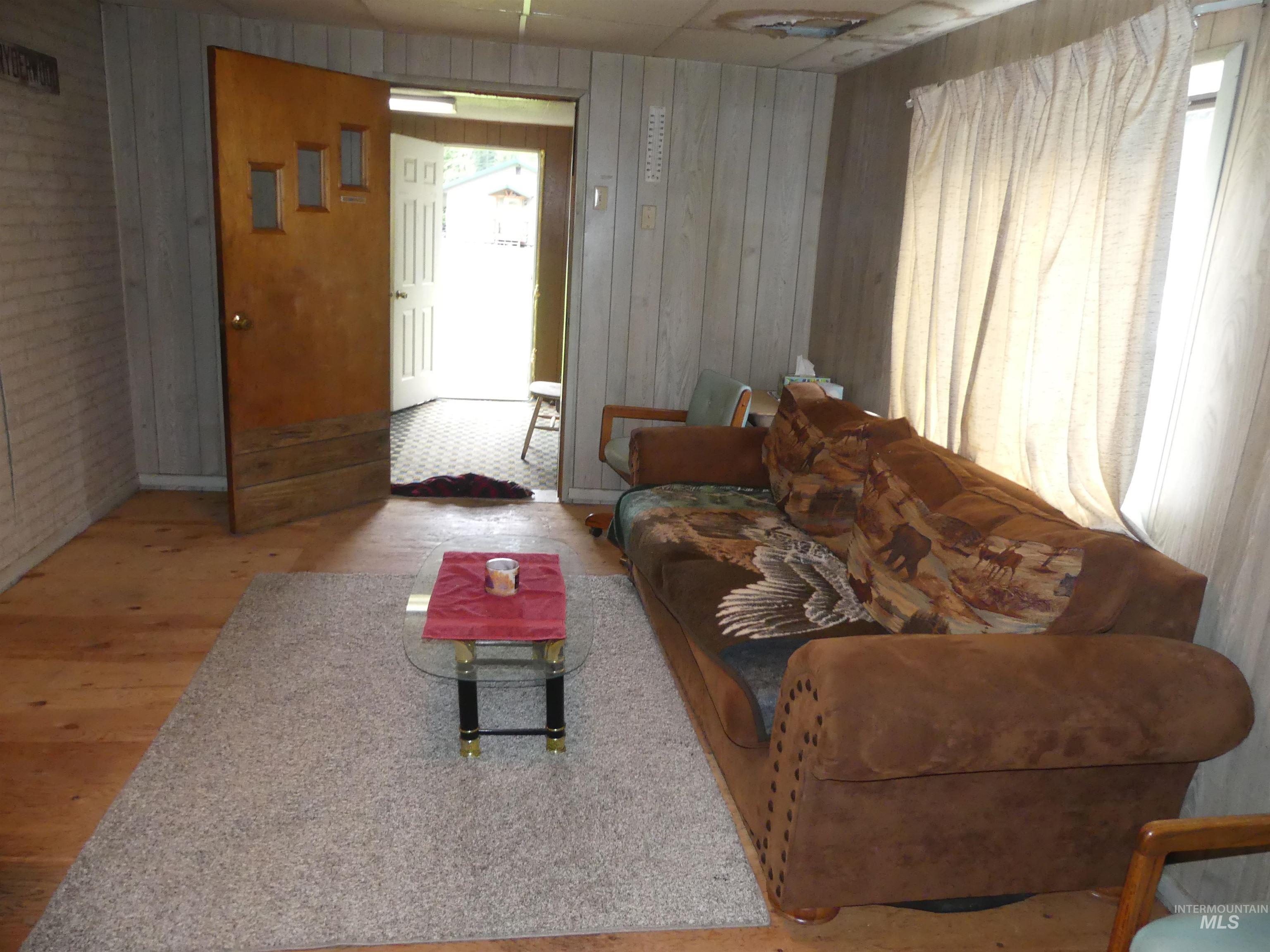 36975 Highway 11 Property Photo 39