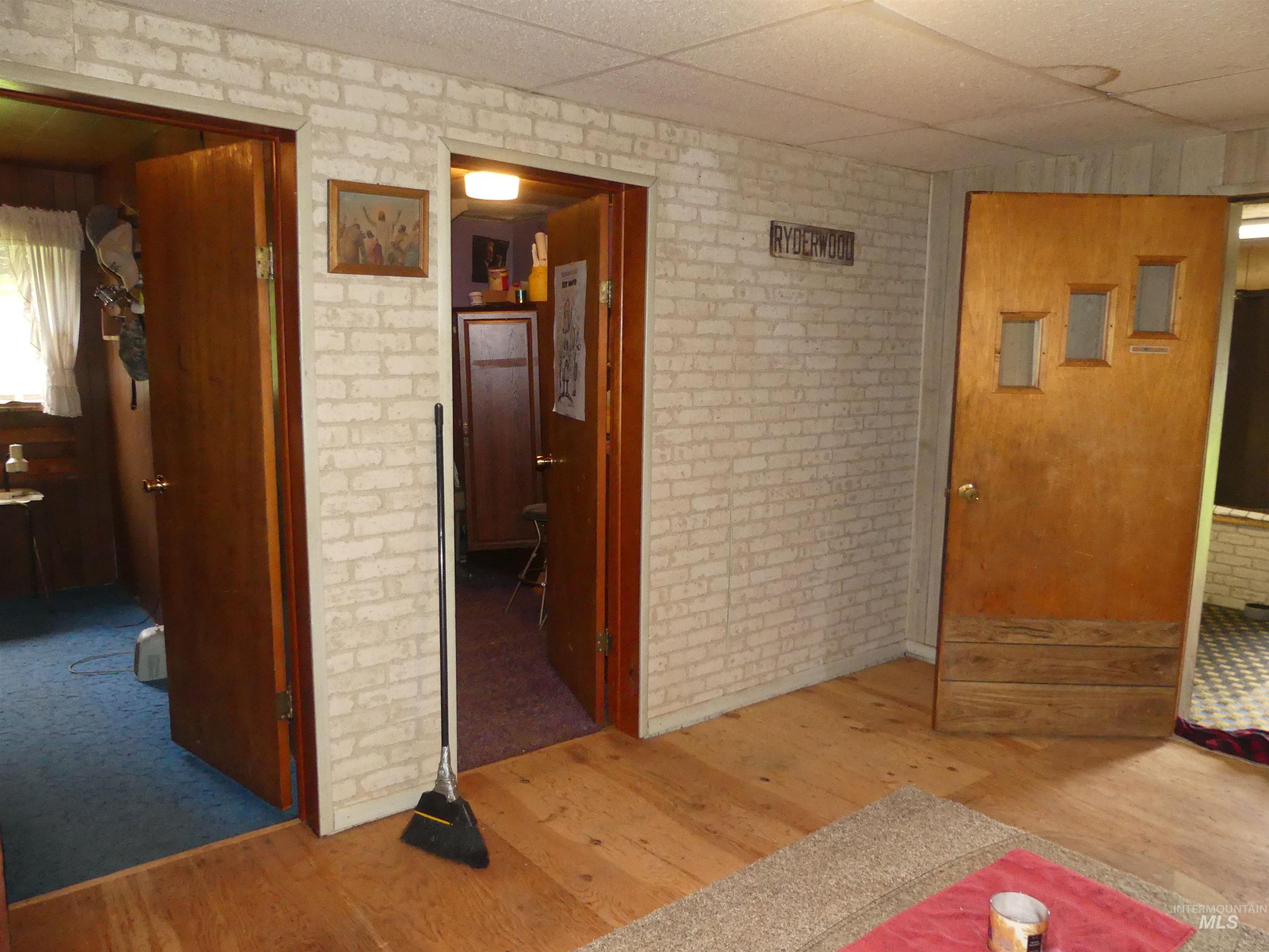 36975 Highway 11 Property Photo 40
