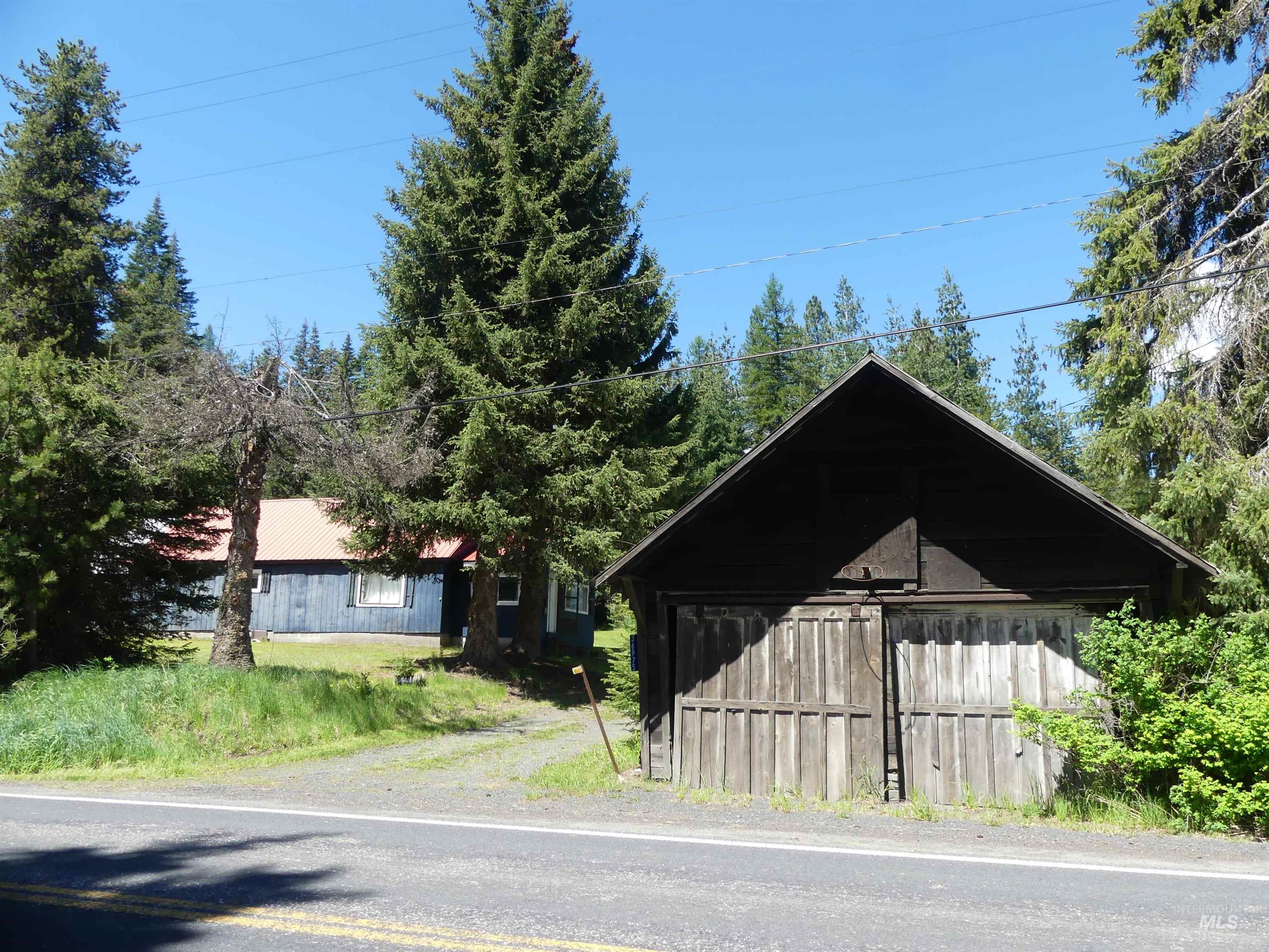 36975 Highway 11 Property Photo 47