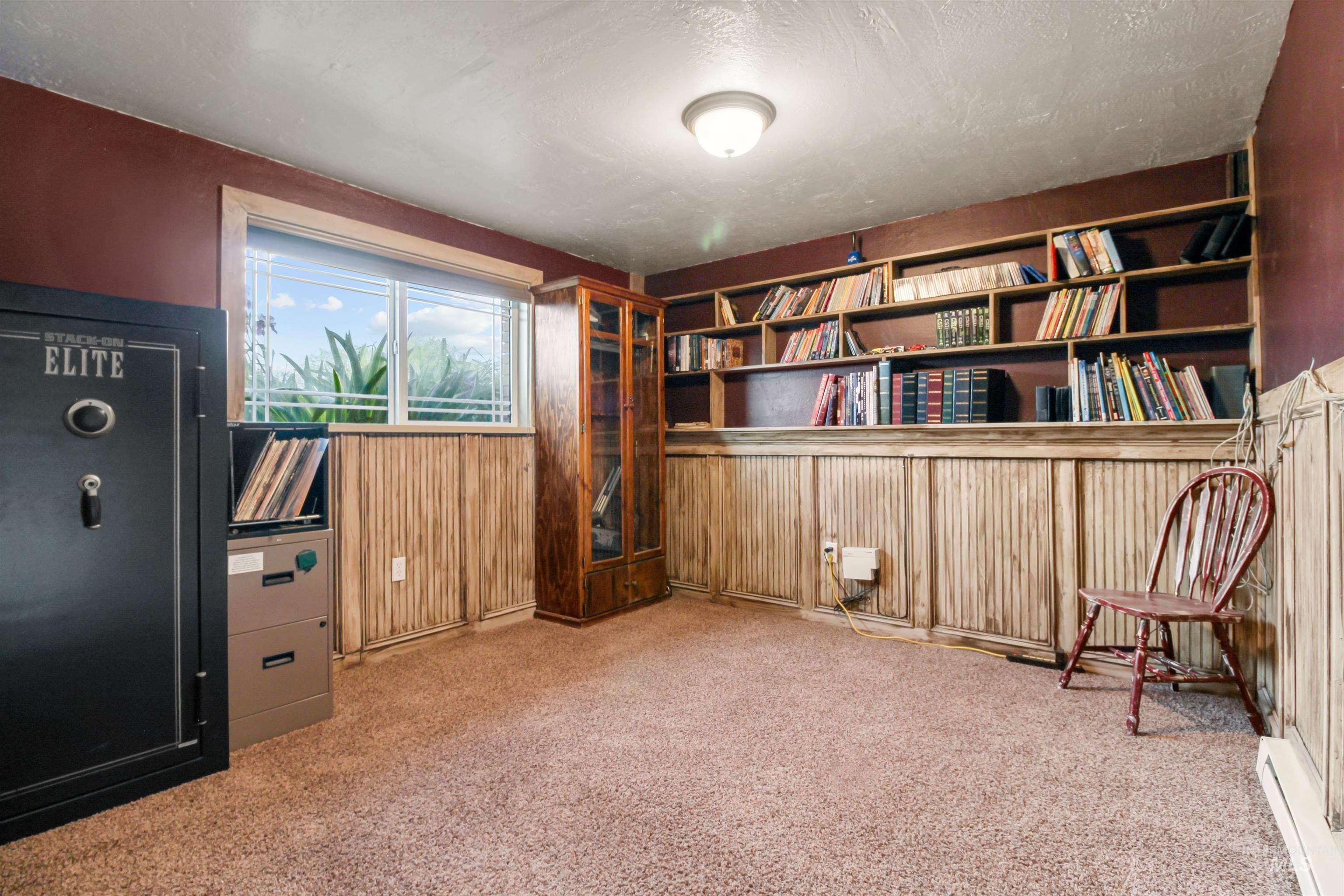 669 Primrose Dr Property Photo 23